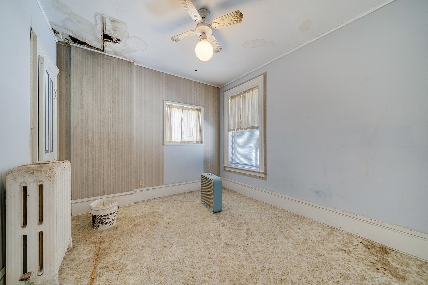 502 W Locust Street