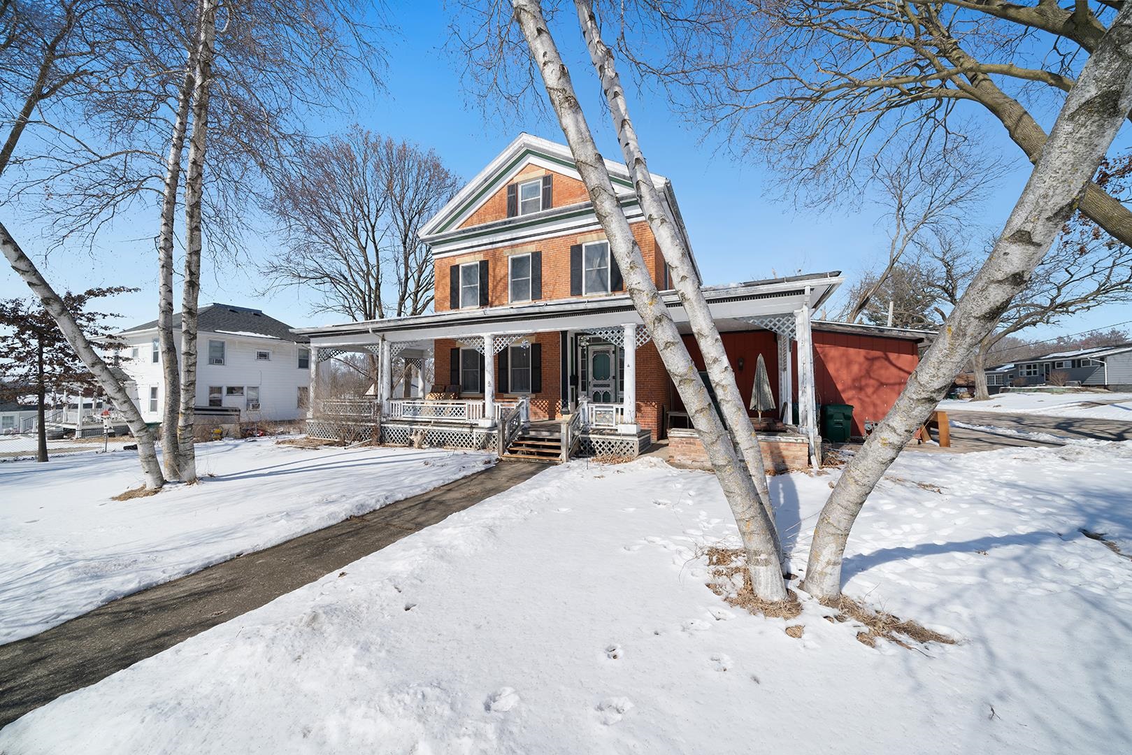 502 W Locust Street