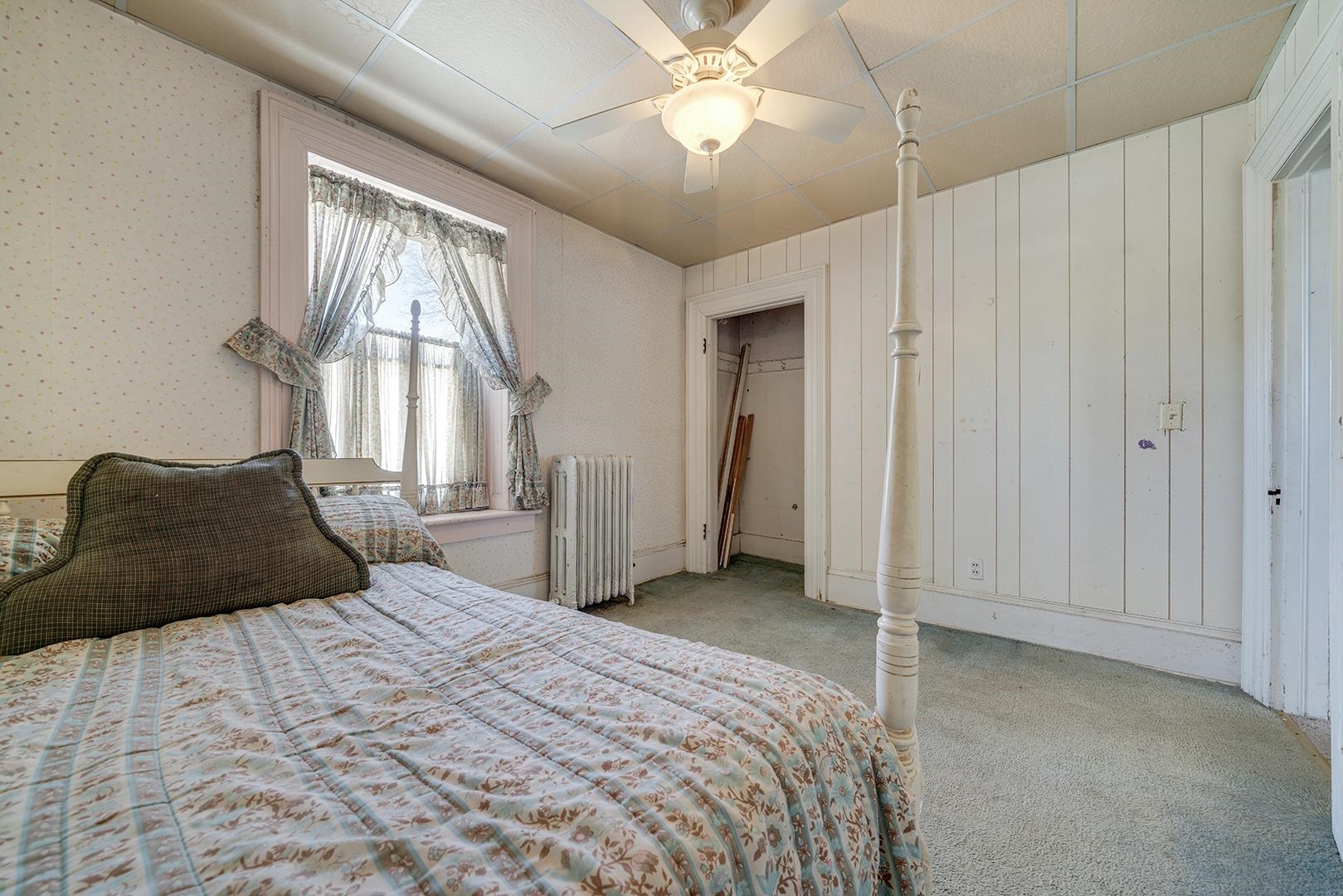 502 W Locust Street