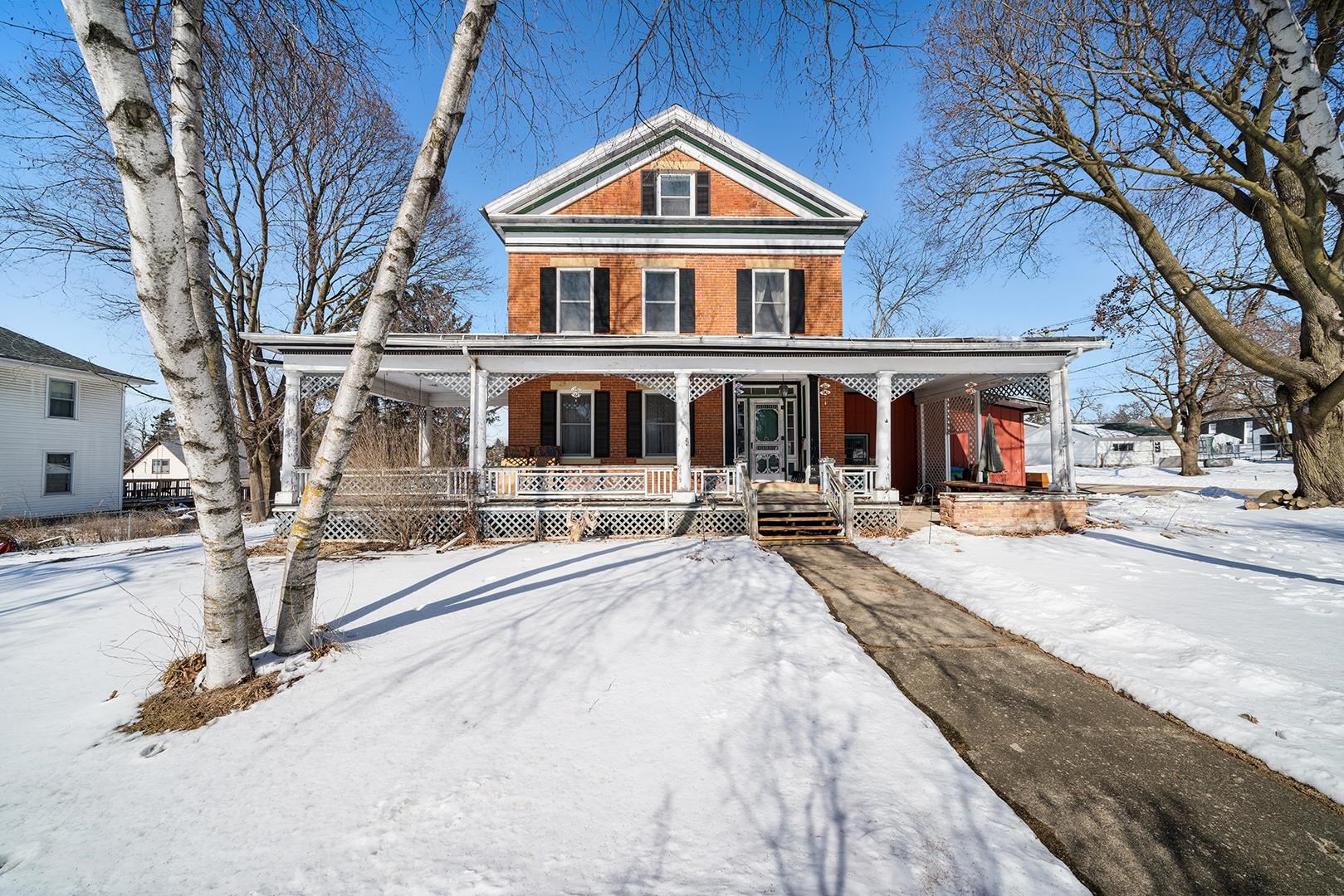 502 W Locust Street