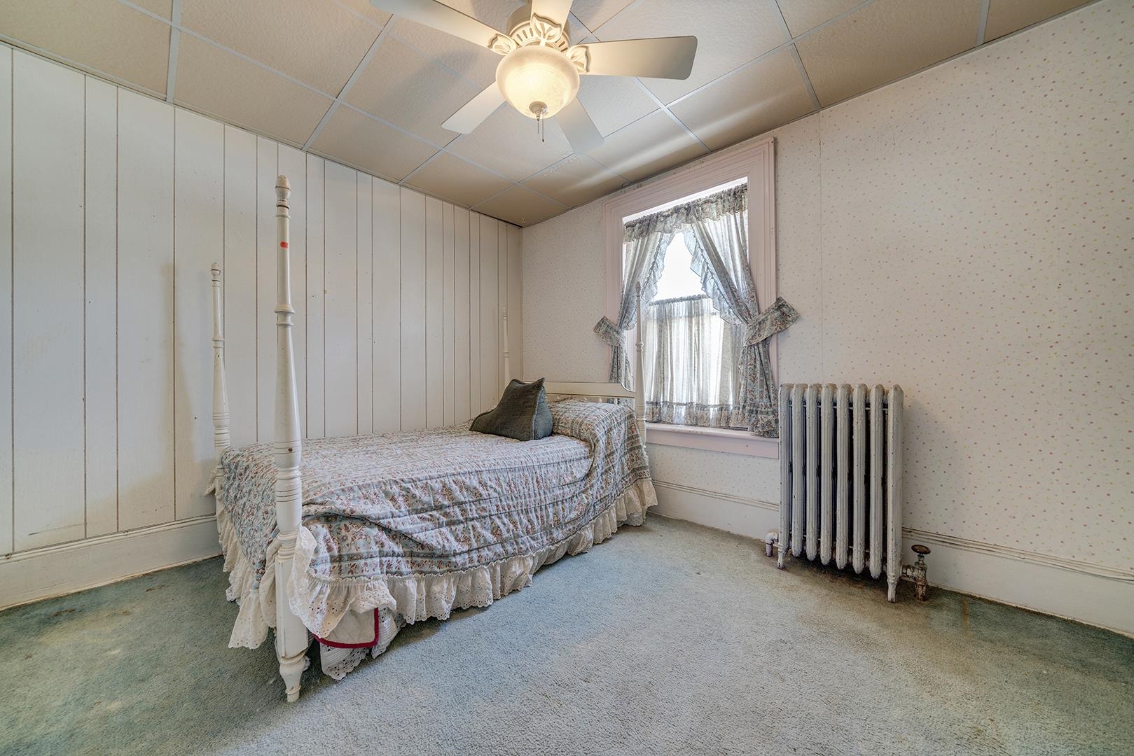 502 W Locust Street