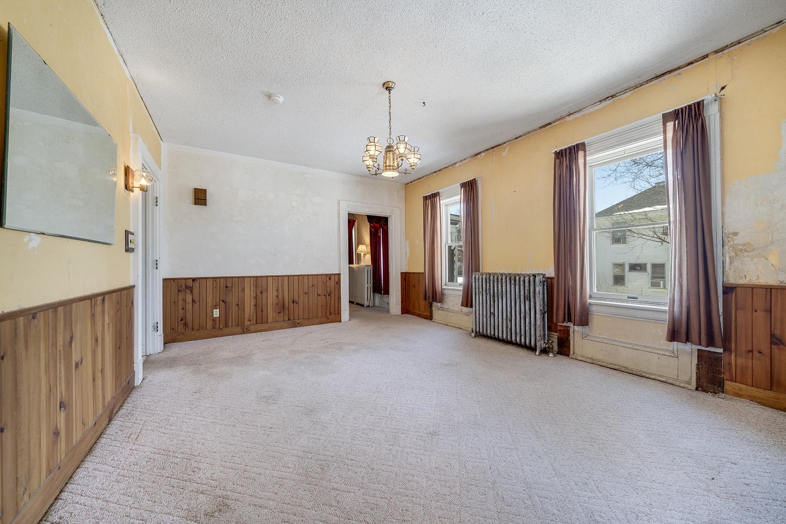 502 W Locust Street