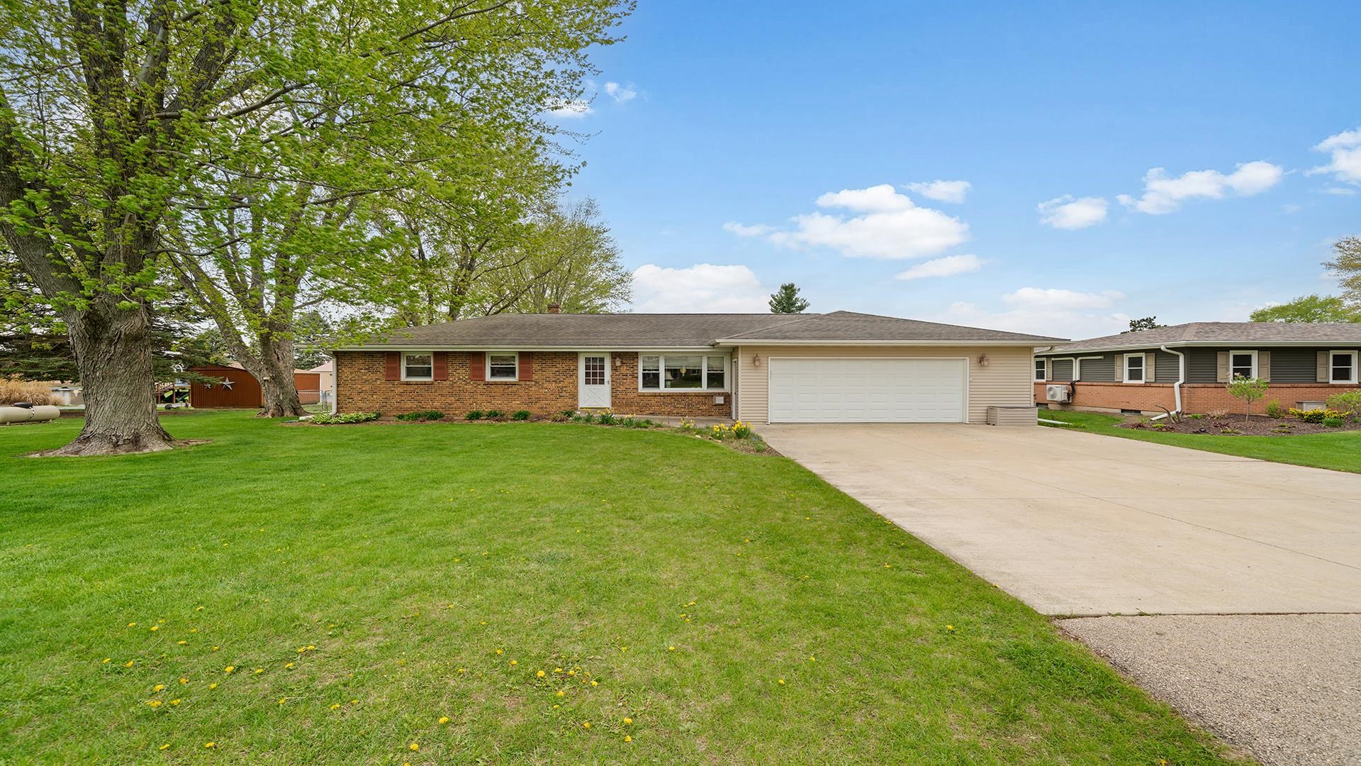 1126 N MONGAN Drive