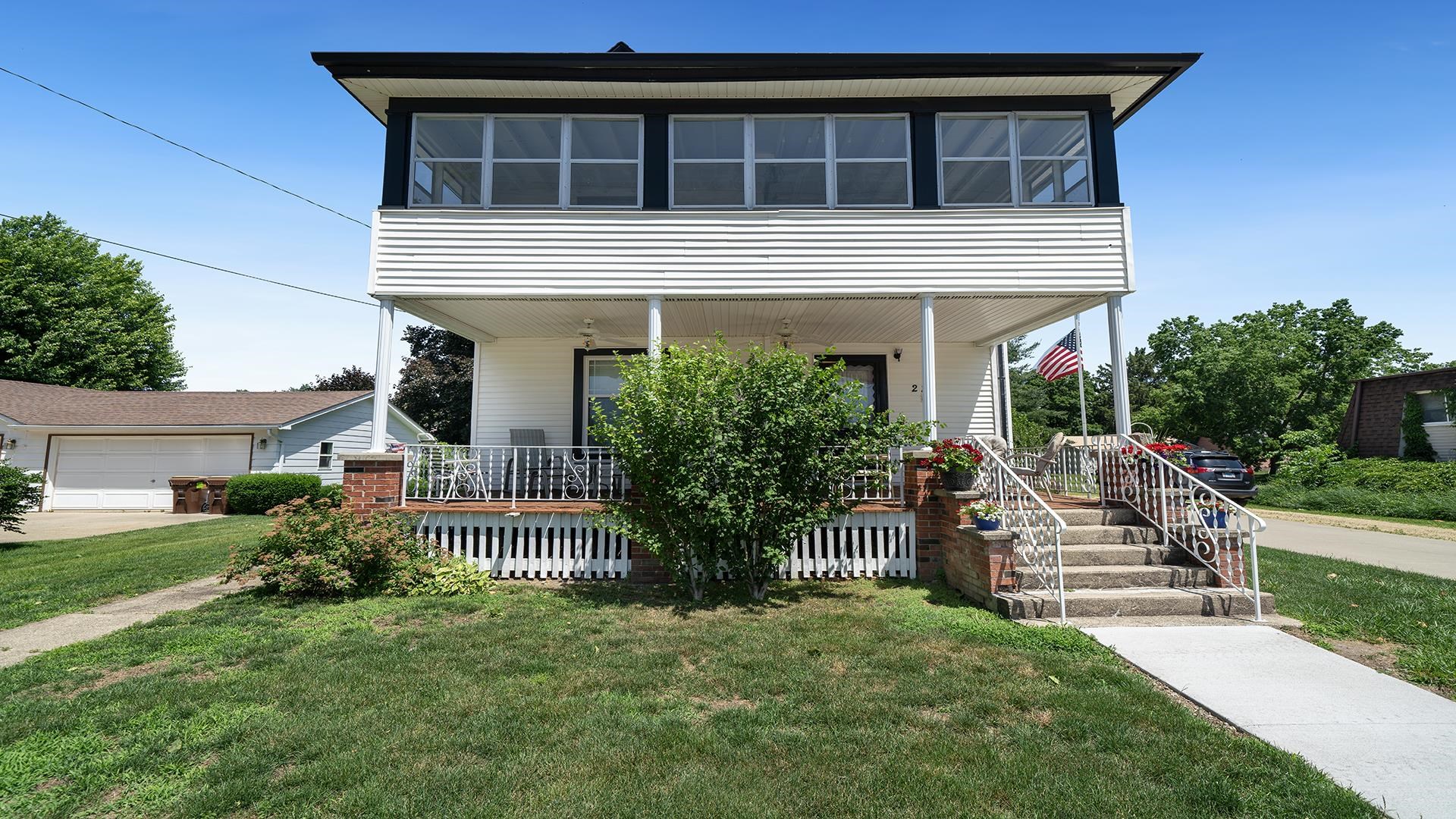 215 E 3rd Street