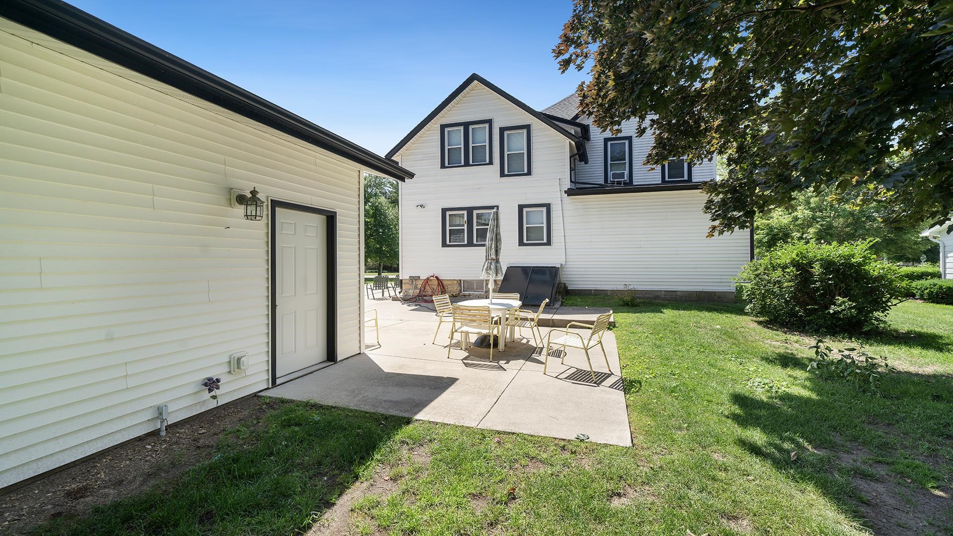 215 E 3rd Street