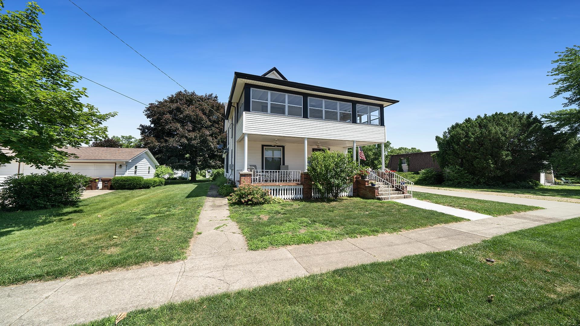 215 E 3rd Street