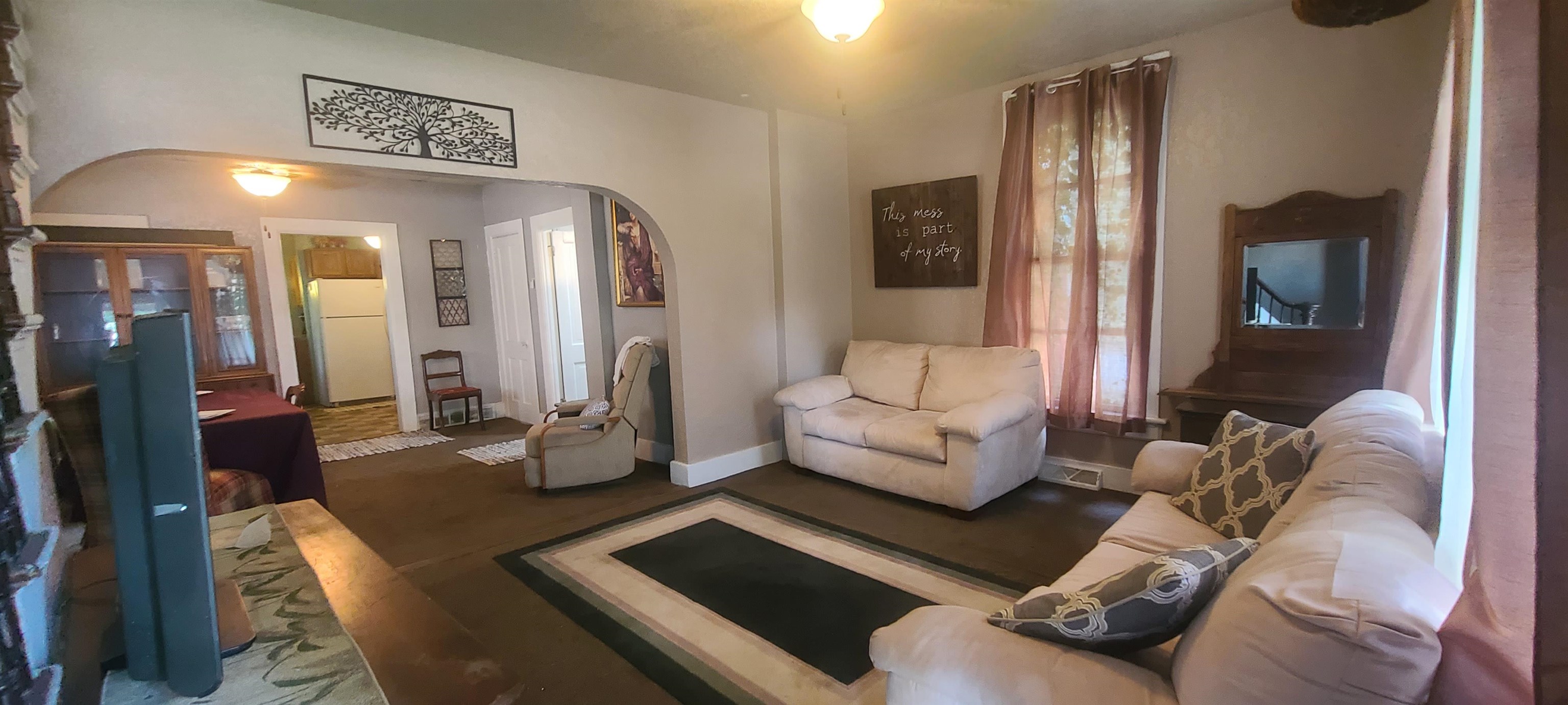 109 S 6th Avenue