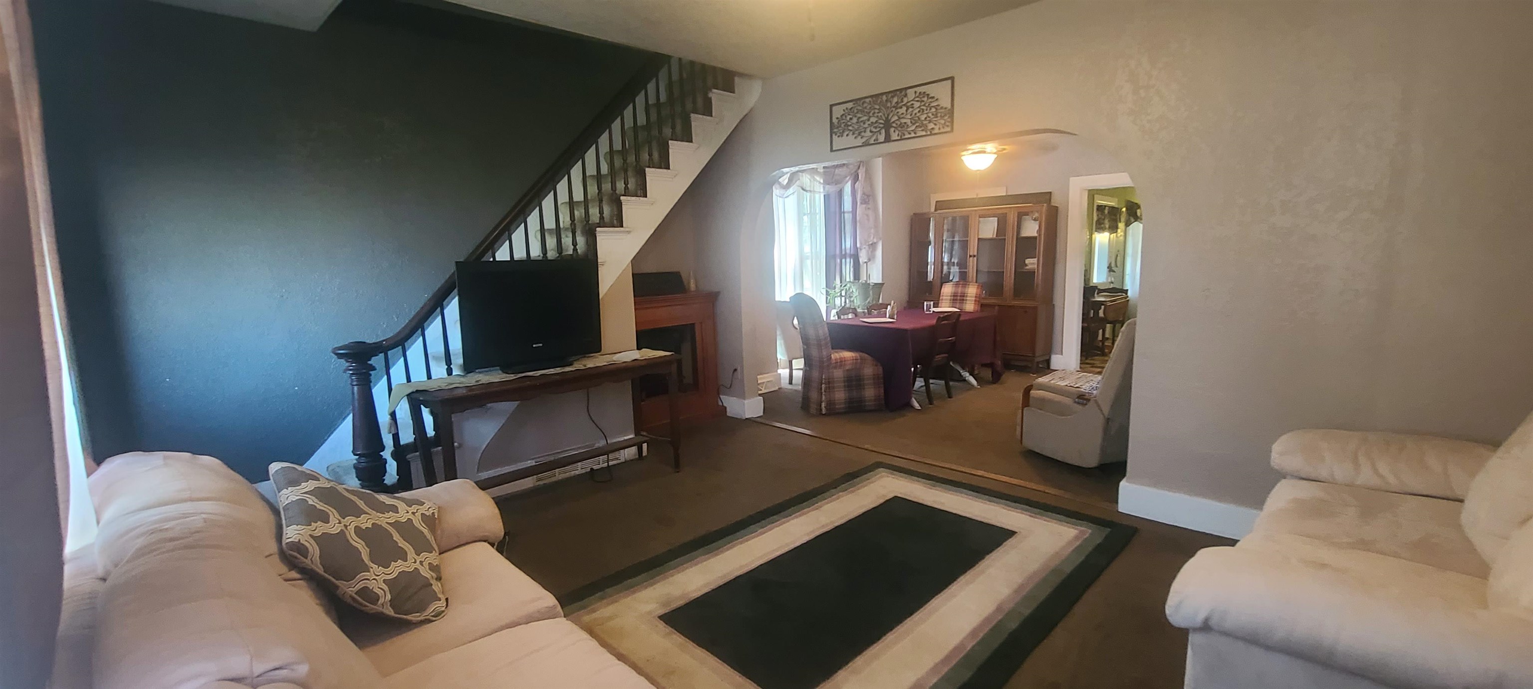 109 S 6th Avenue