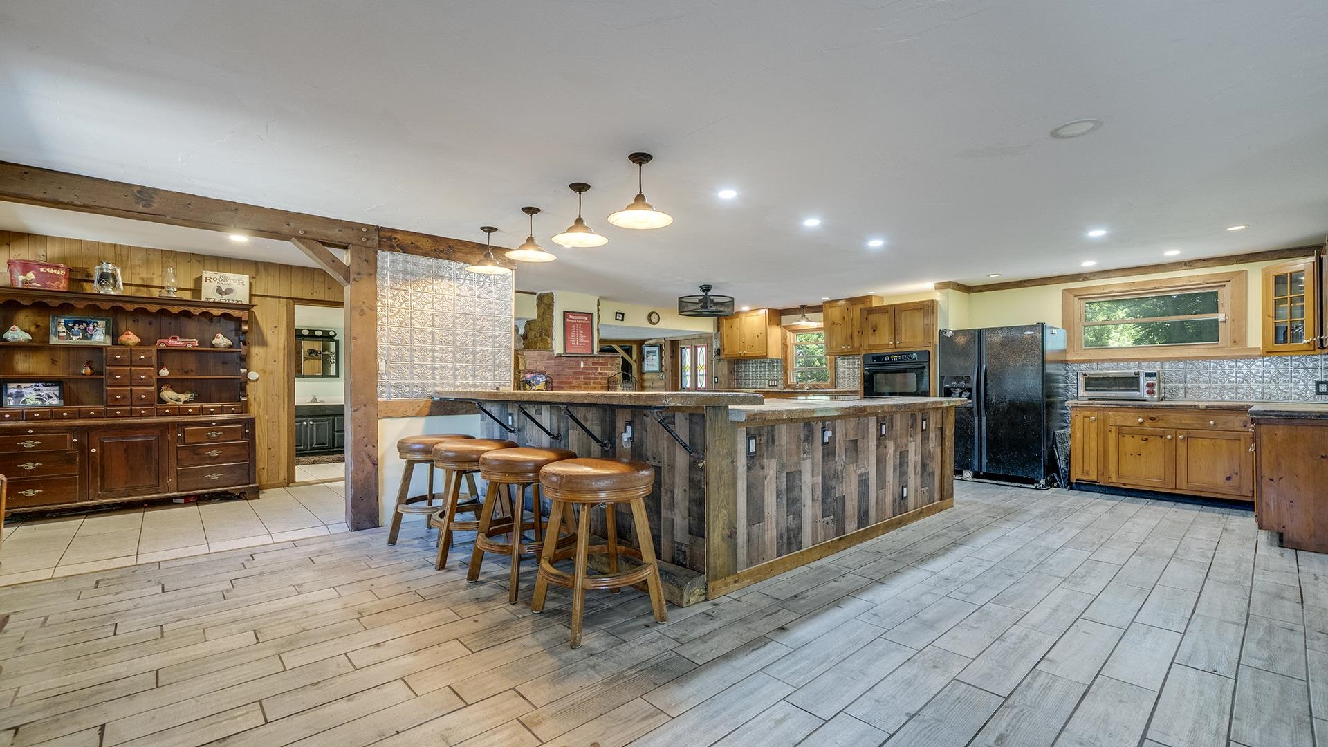 1101 E Spring Creek Arcade