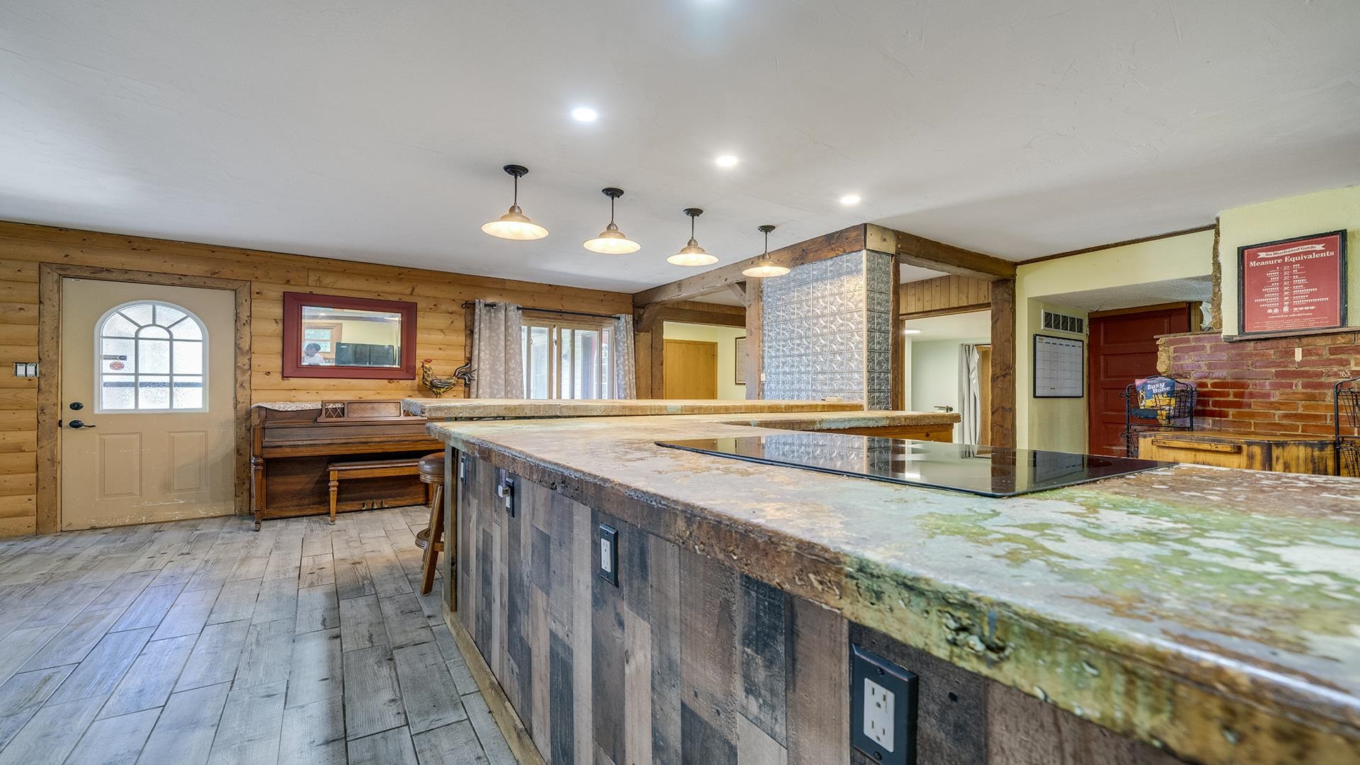 1101 E Spring Creek Arcade