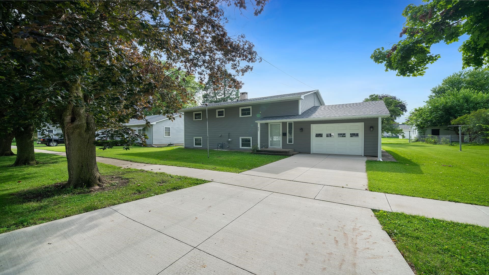 902 S 3rd Street