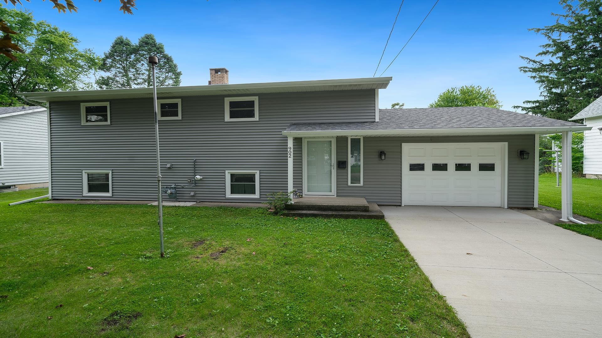 902 S 3rd Street