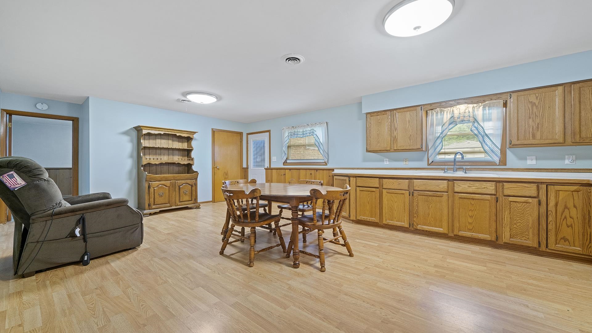 902 S 3rd Street