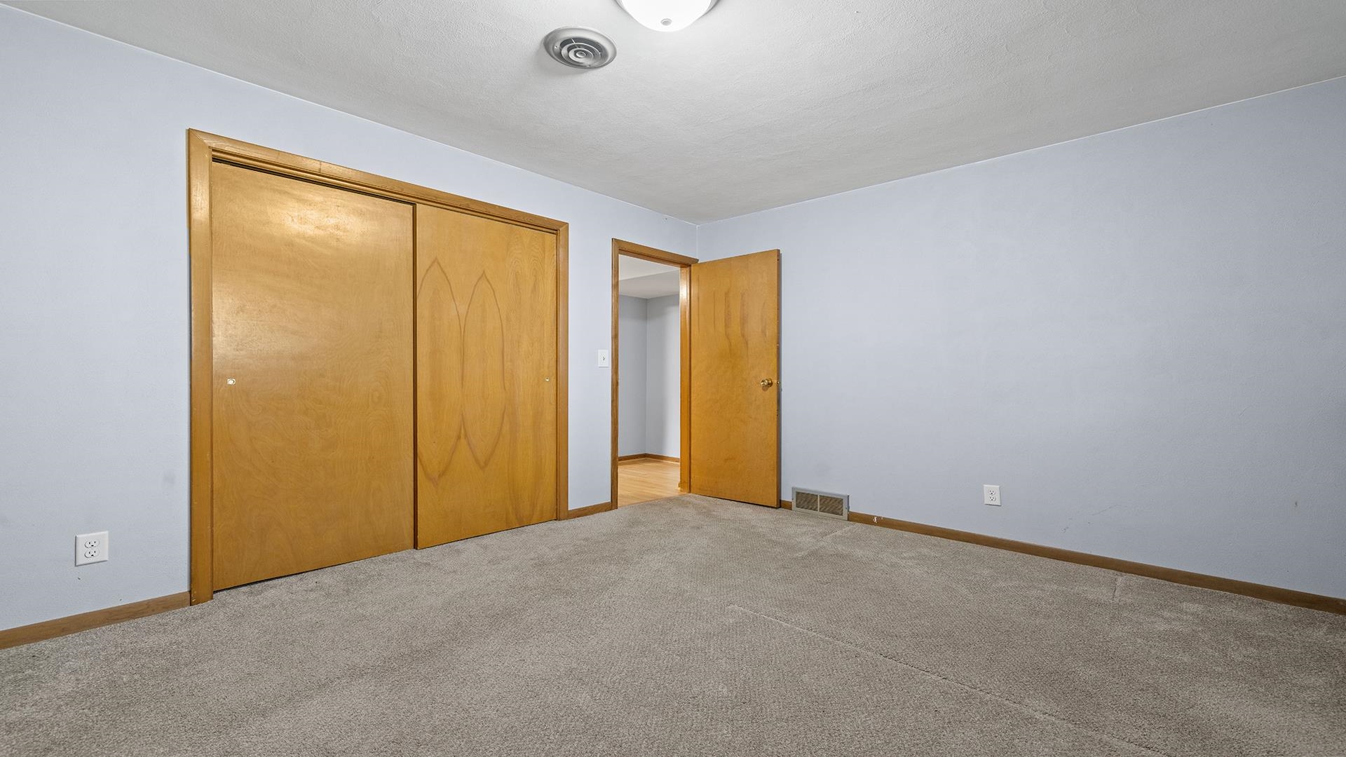 902 S 3rd Street