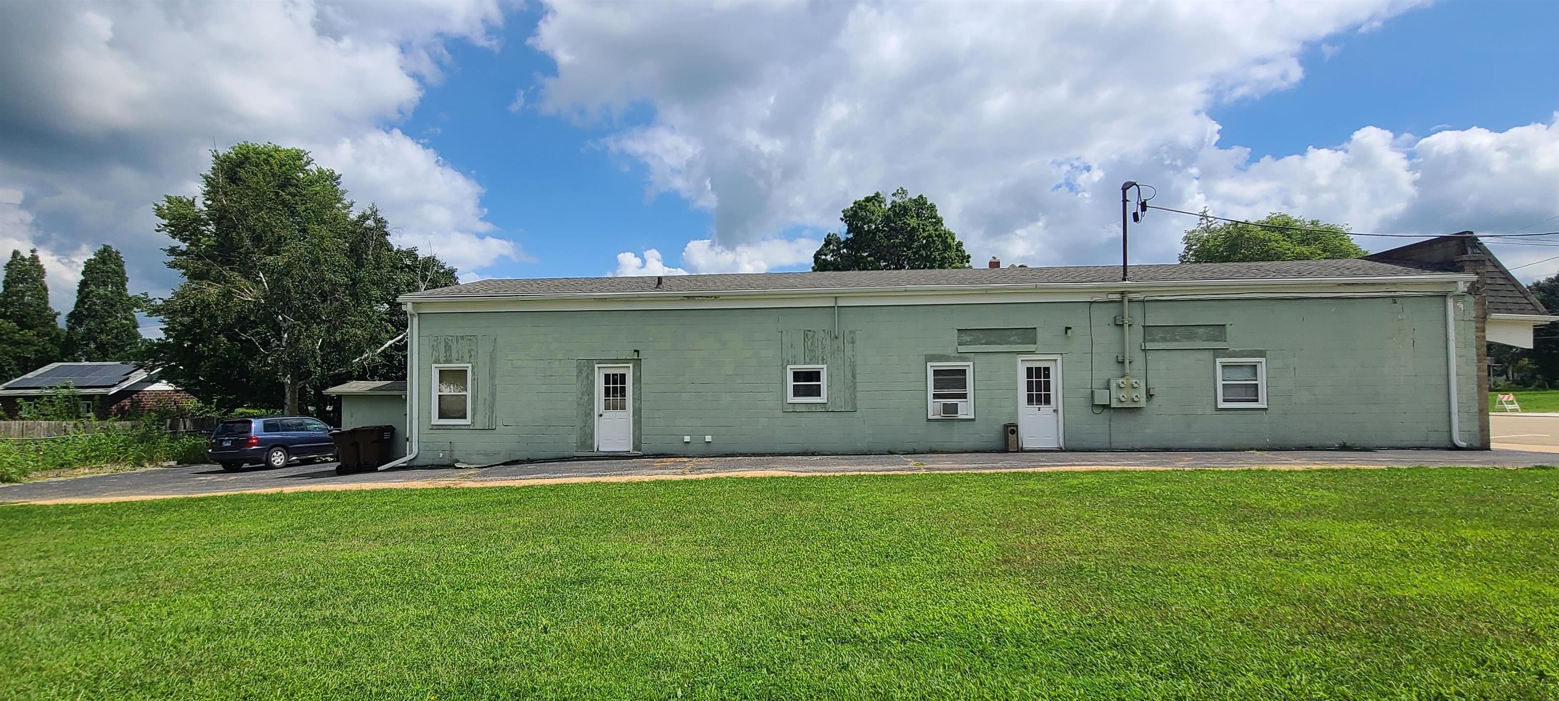 8 1/2 E Main Street