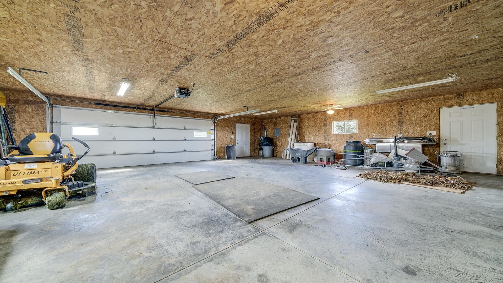 15812 W Robin Road
