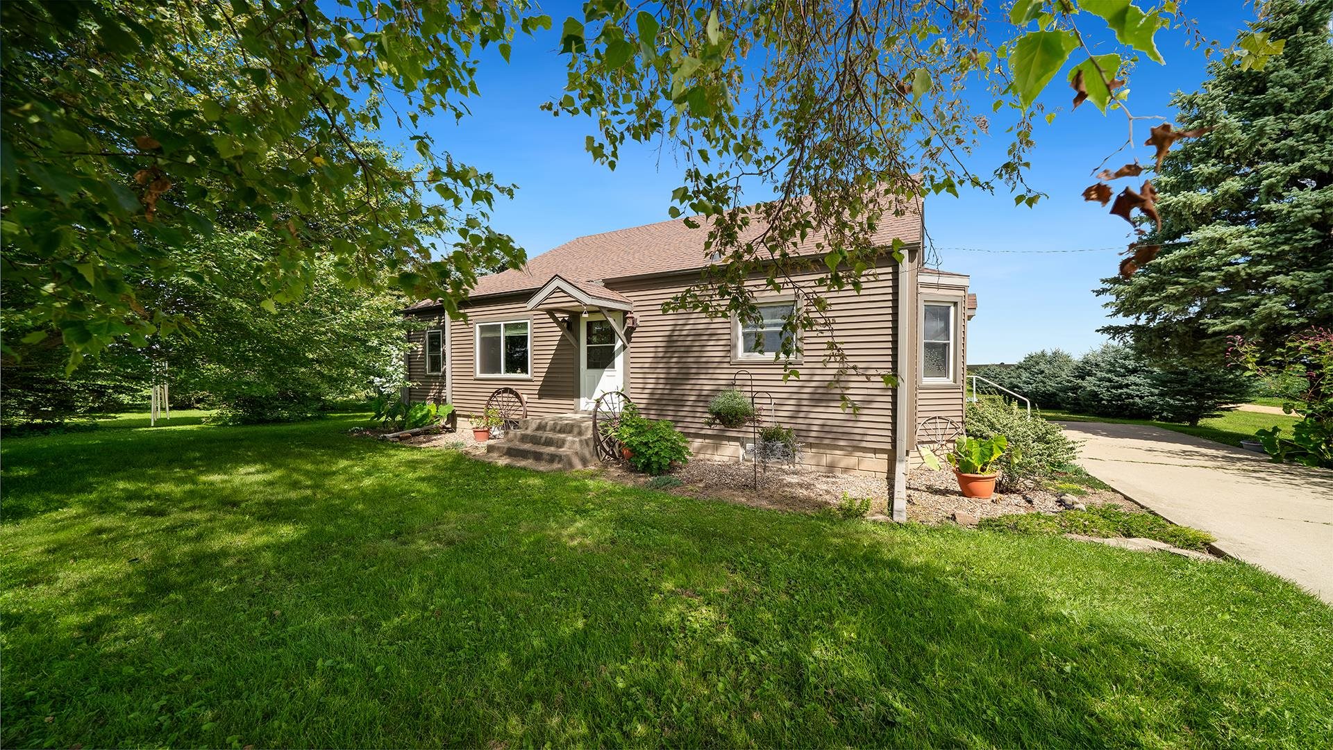 15812 W Robin Road