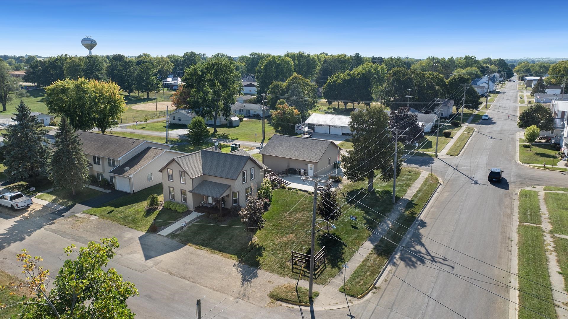 303 S Prairie Avenue