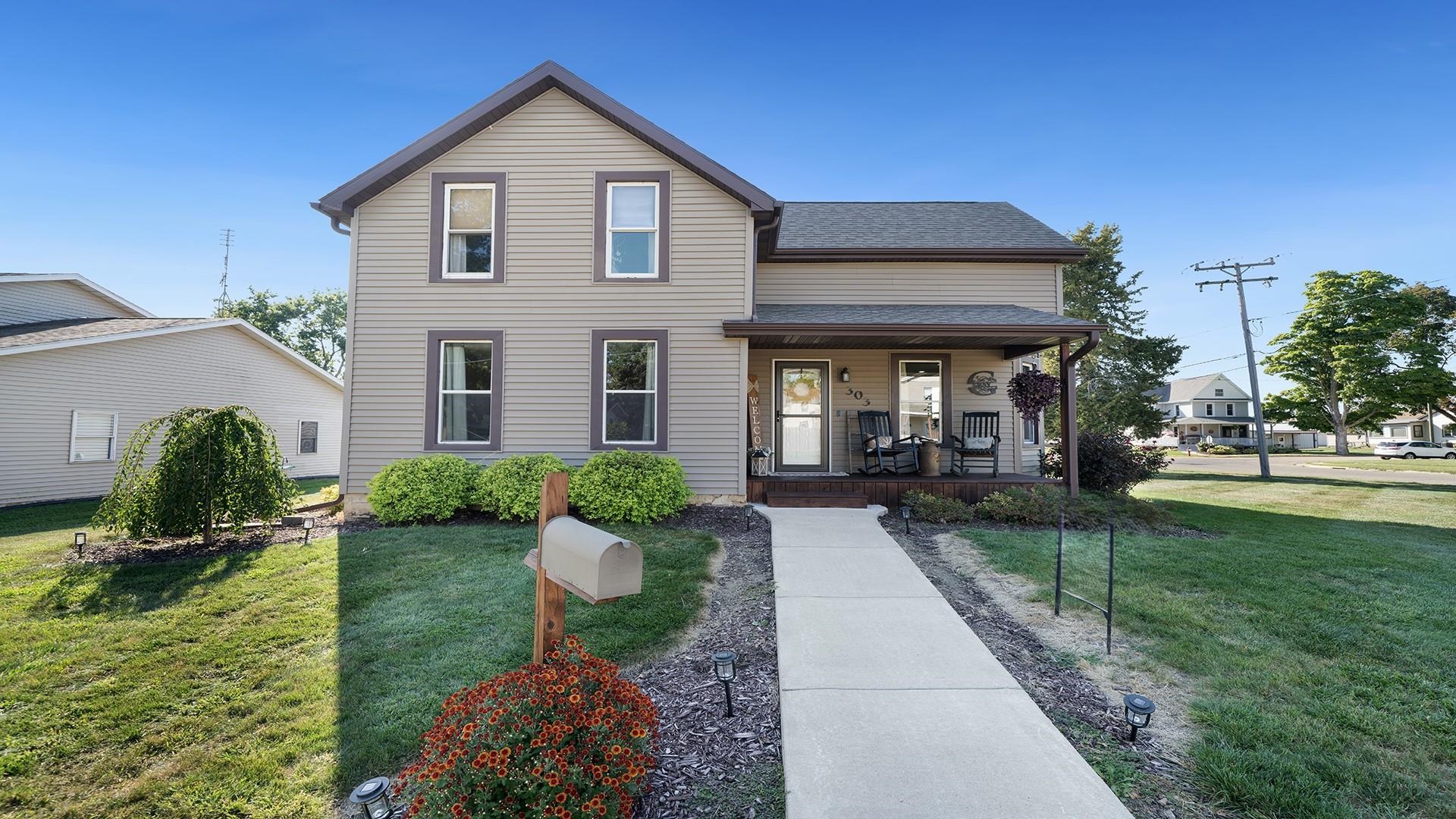 303 S Prairie Avenue