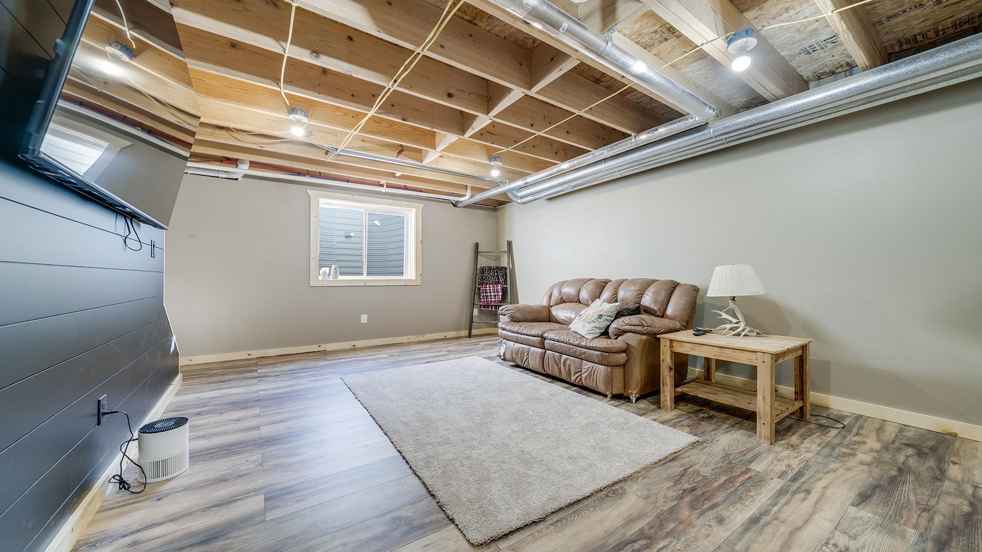 303 S Prairie Avenue
