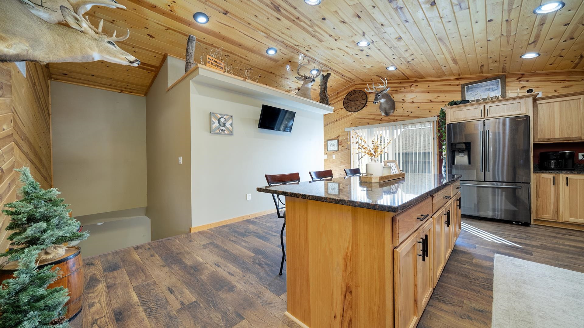 303 S Prairie Avenue