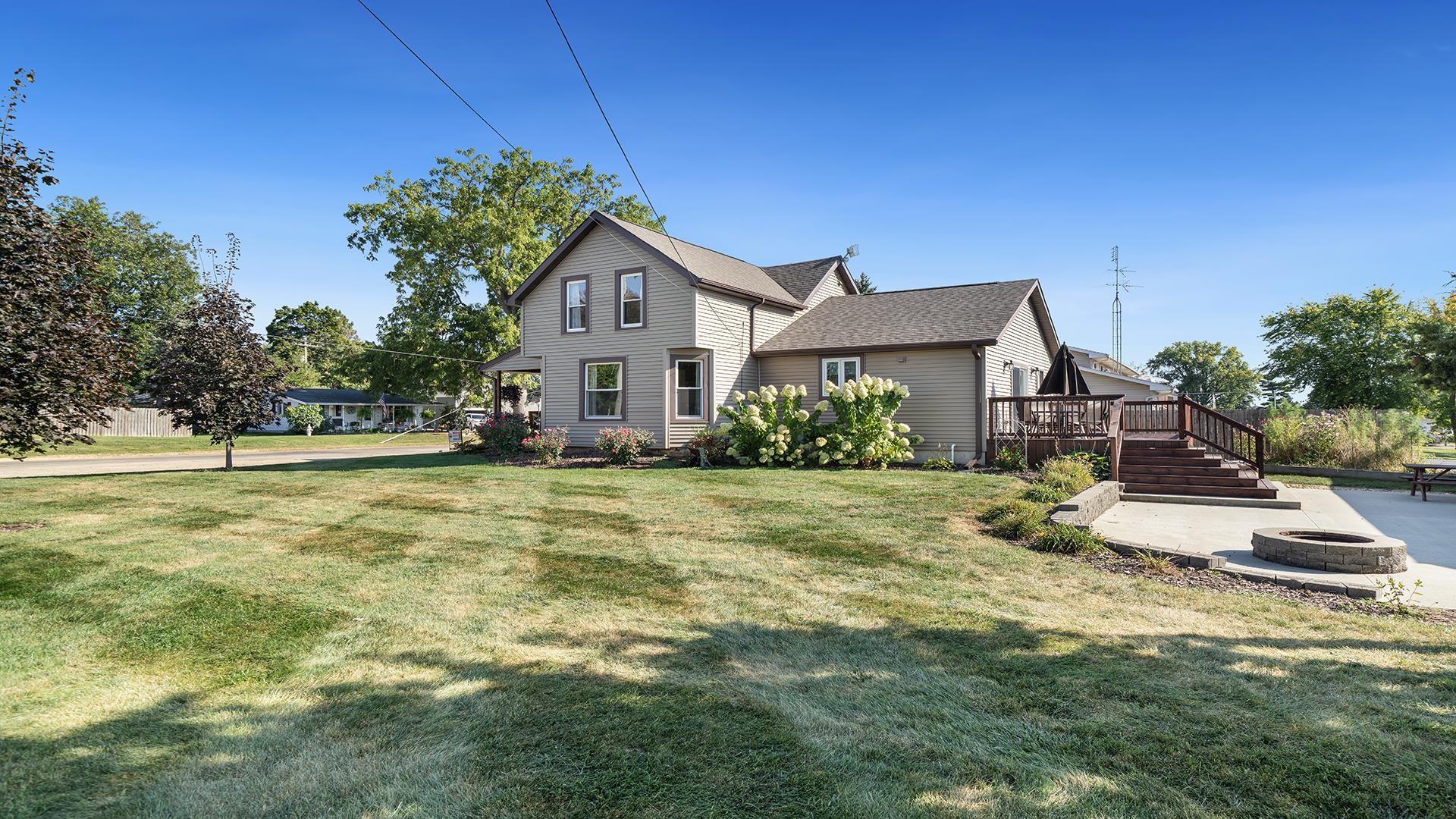 303 S Prairie Avenue