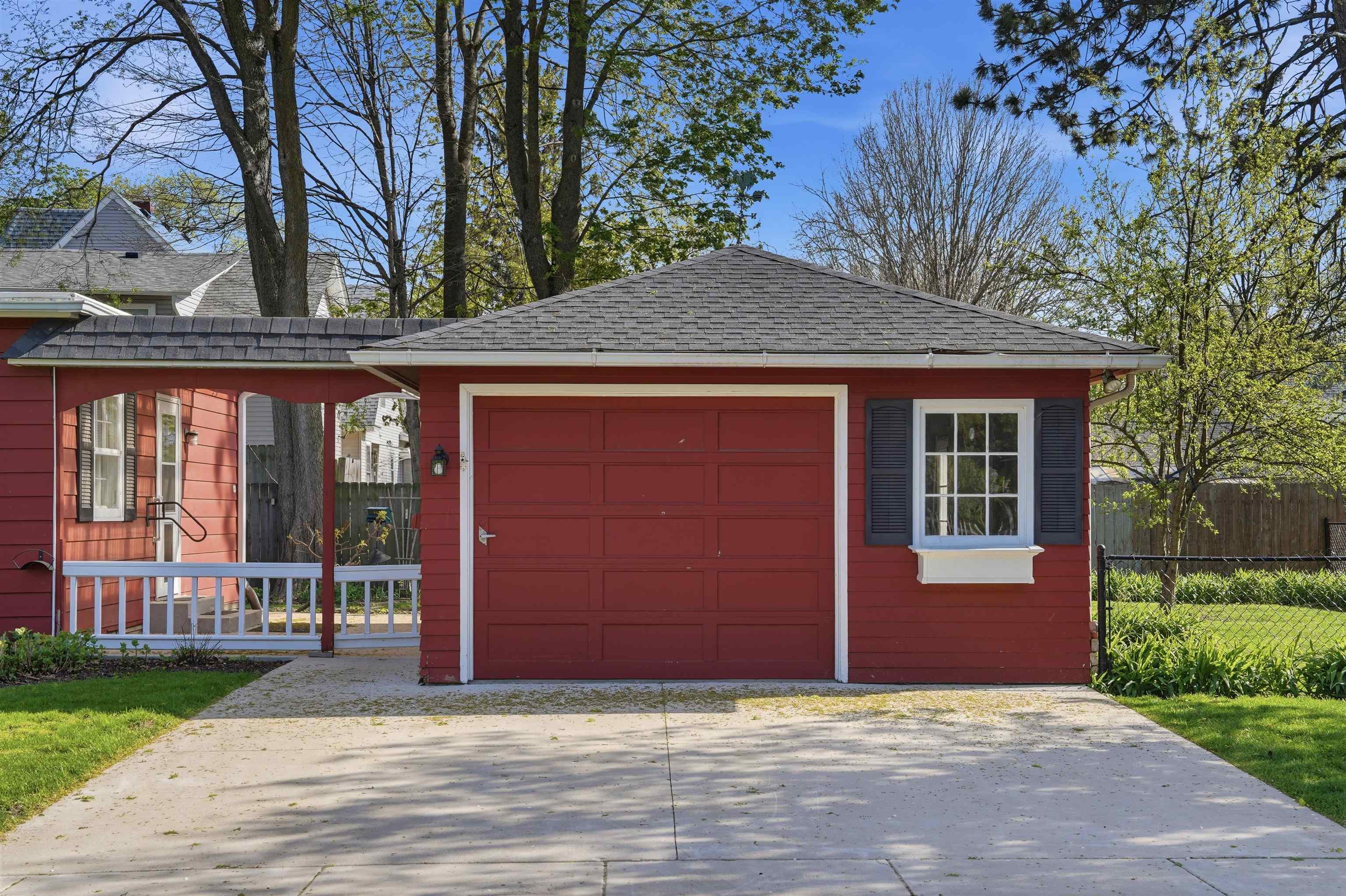 410 N 4th Street