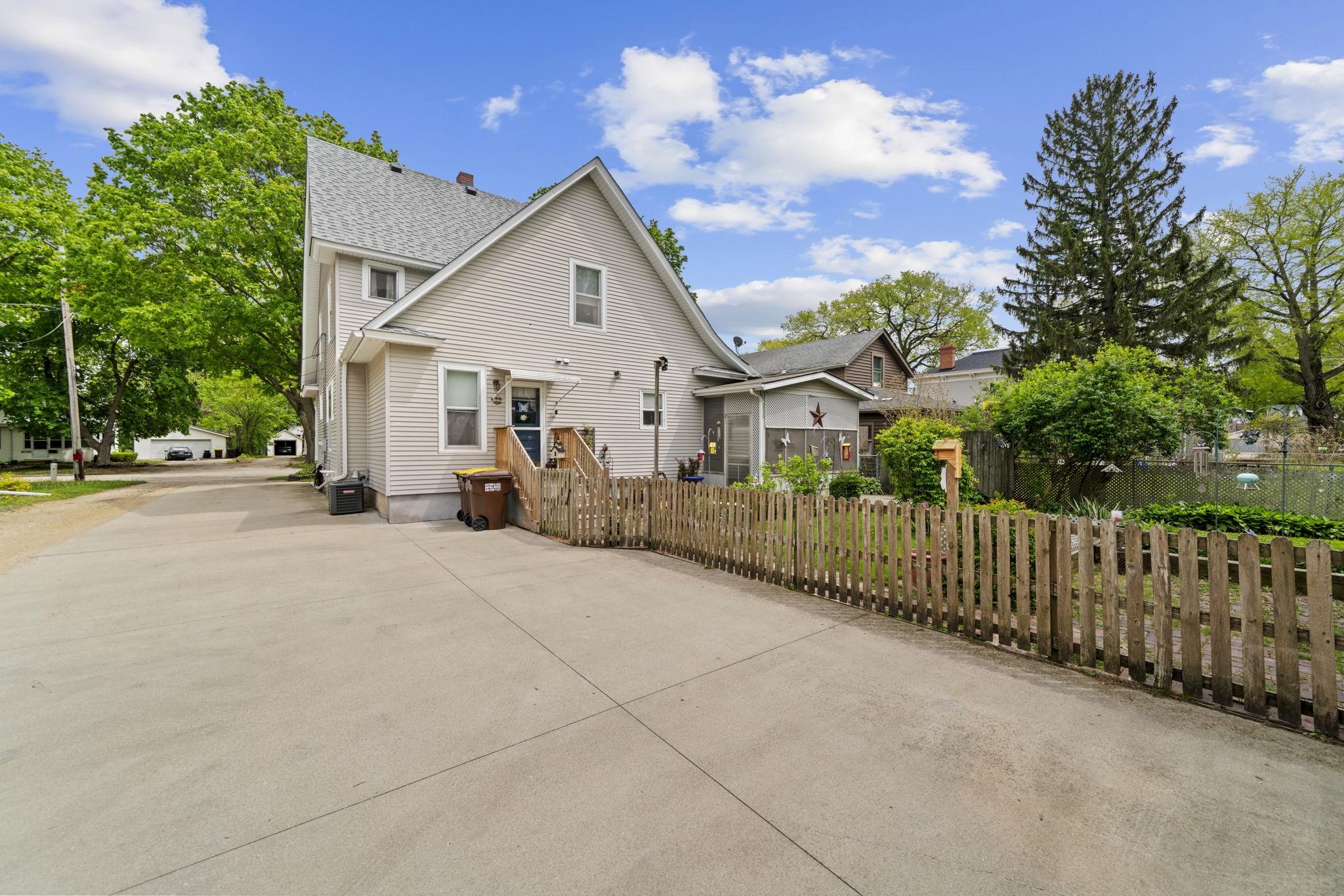 406 N 4th Street