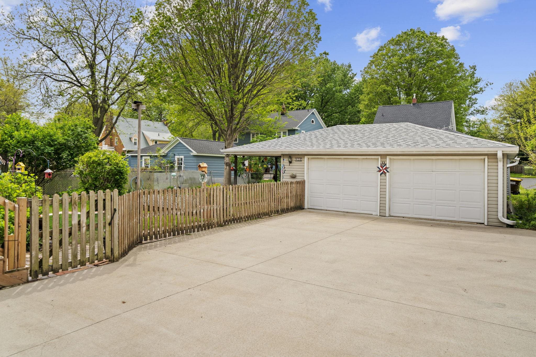 406 N 4th Street