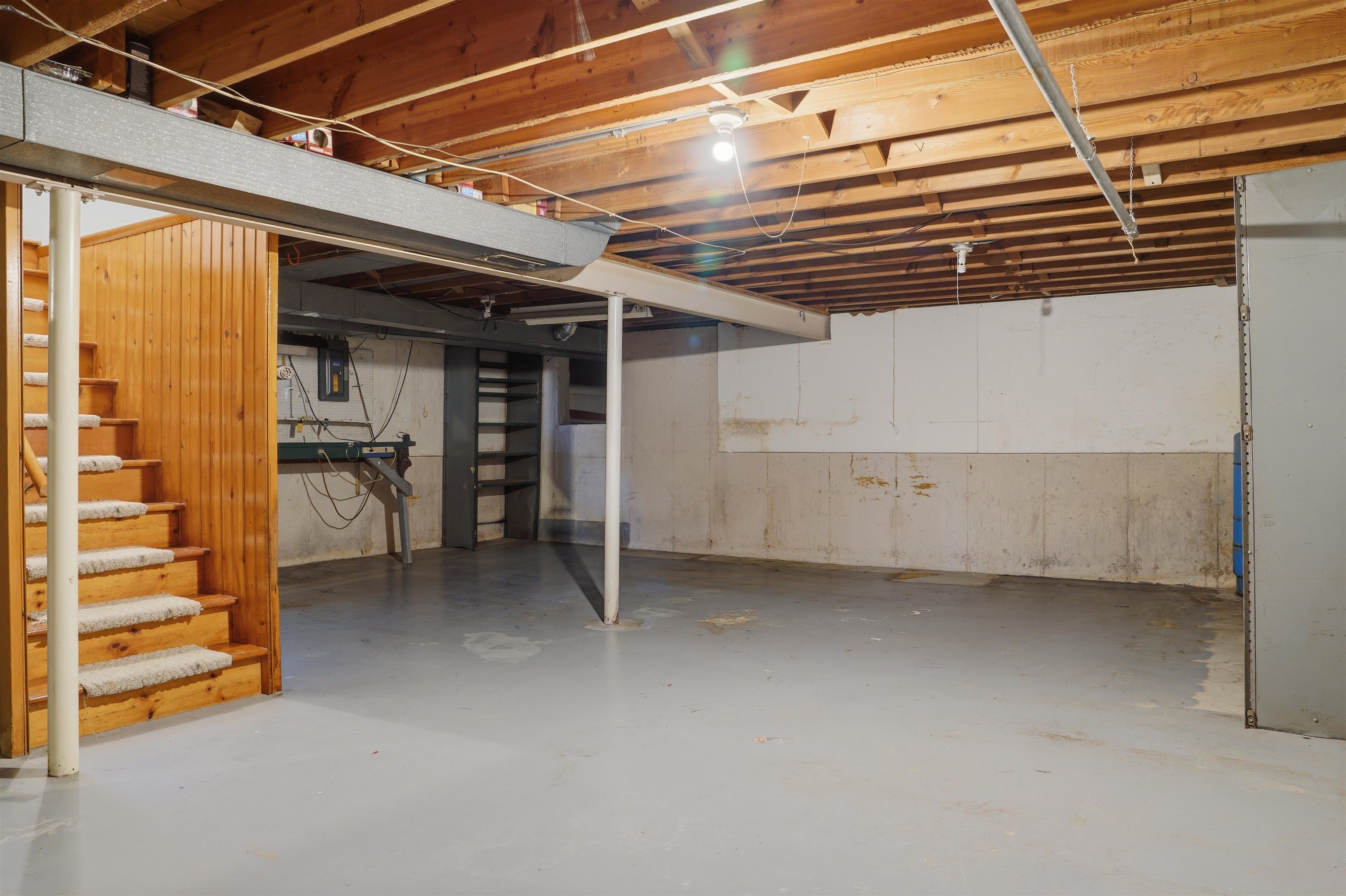 281 W Cartwright