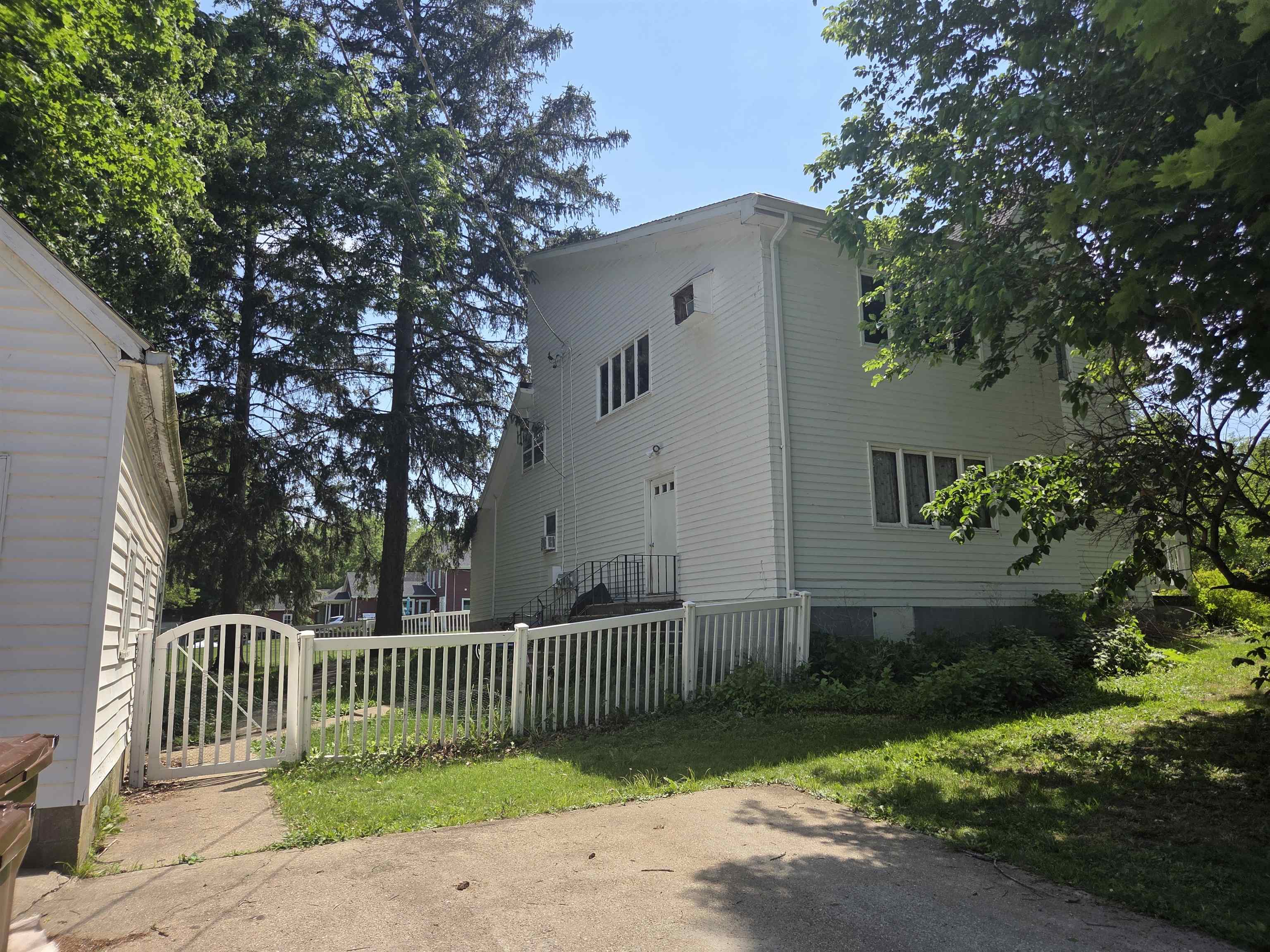 411 N 6th Street