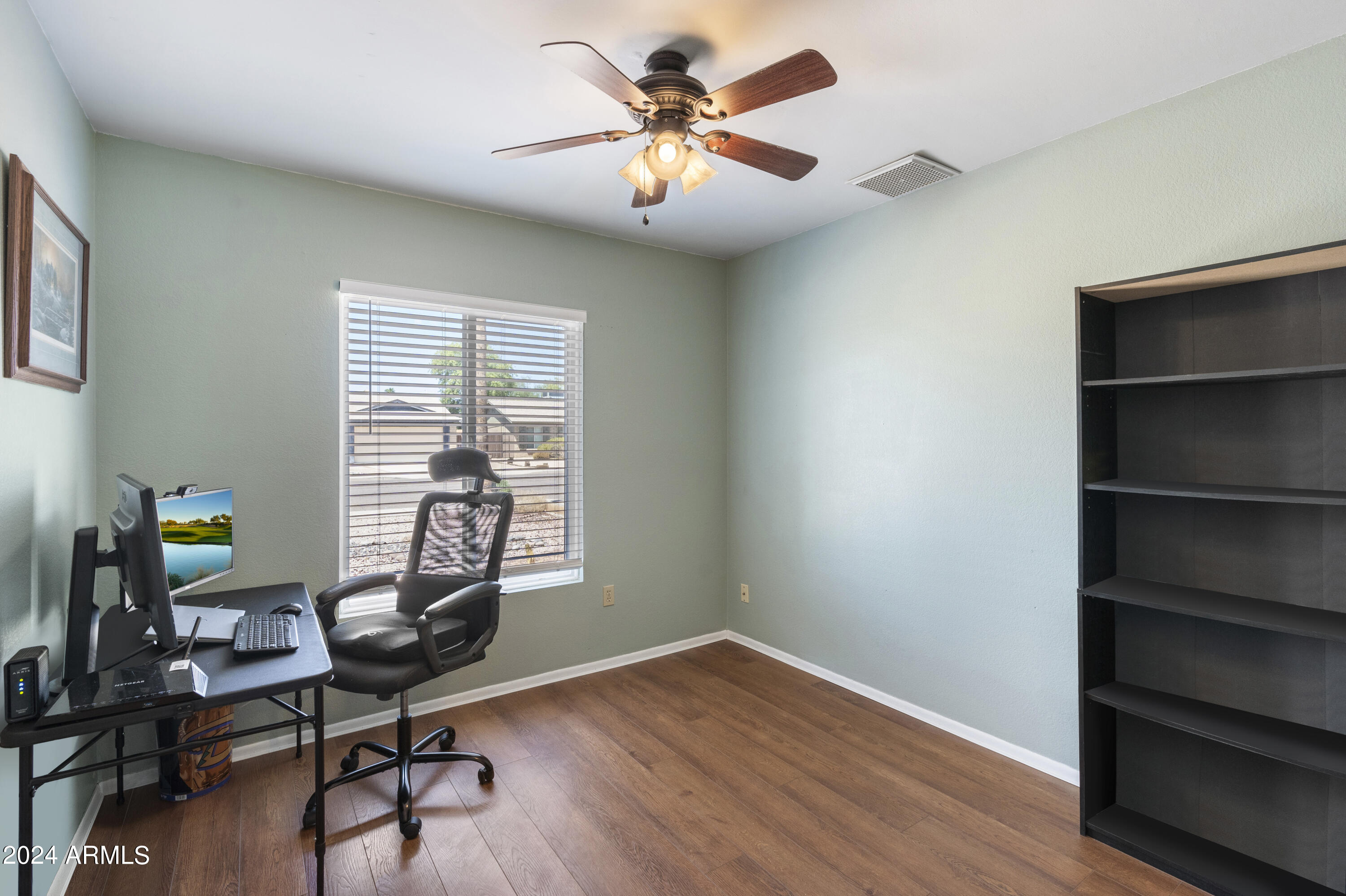 1109 W MANHATTON Drive