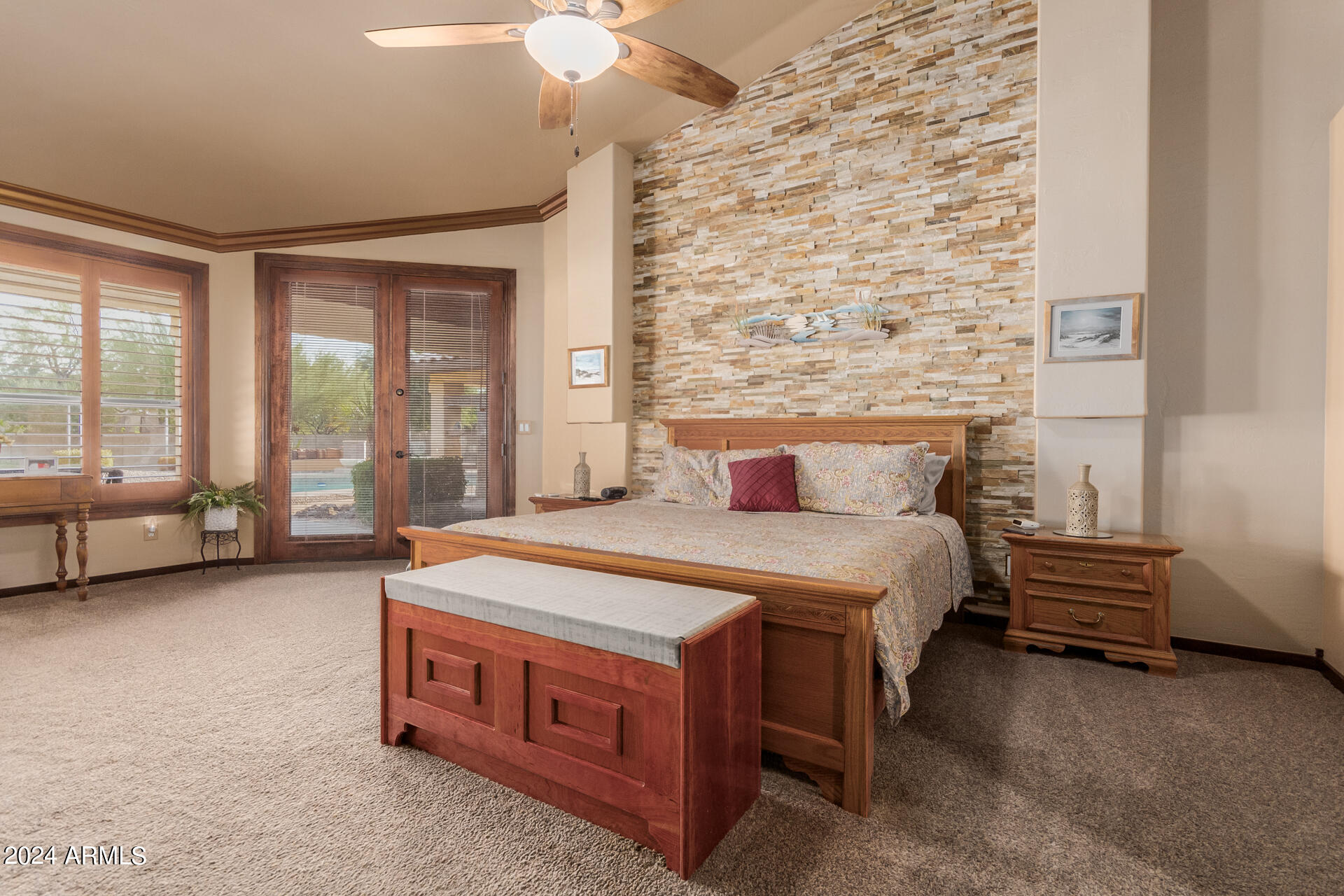 4649 W DESERT HOLLOW Drive