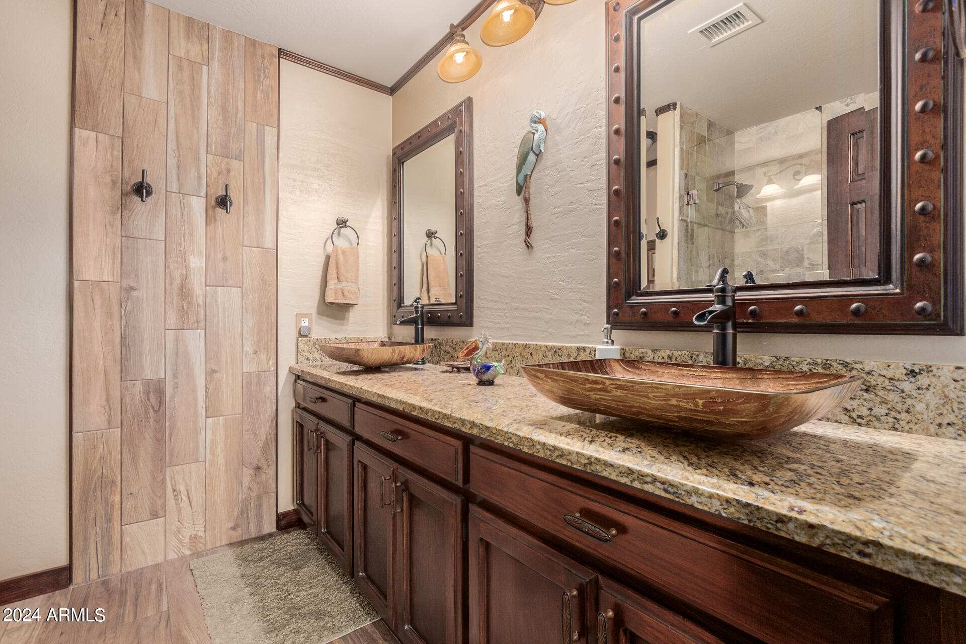 4649 W DESERT HOLLOW Drive