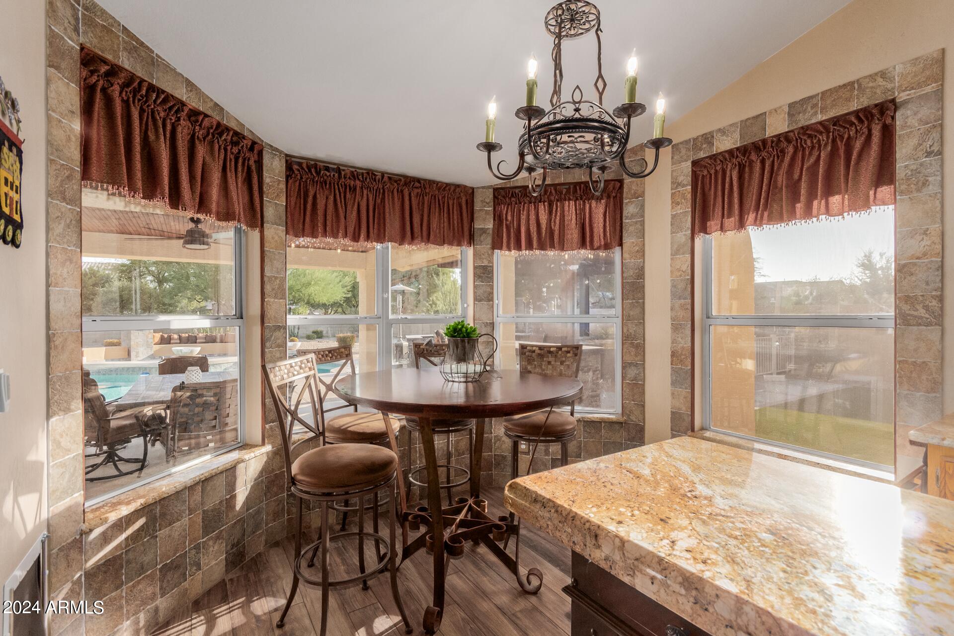 4649 W DESERT HOLLOW Drive