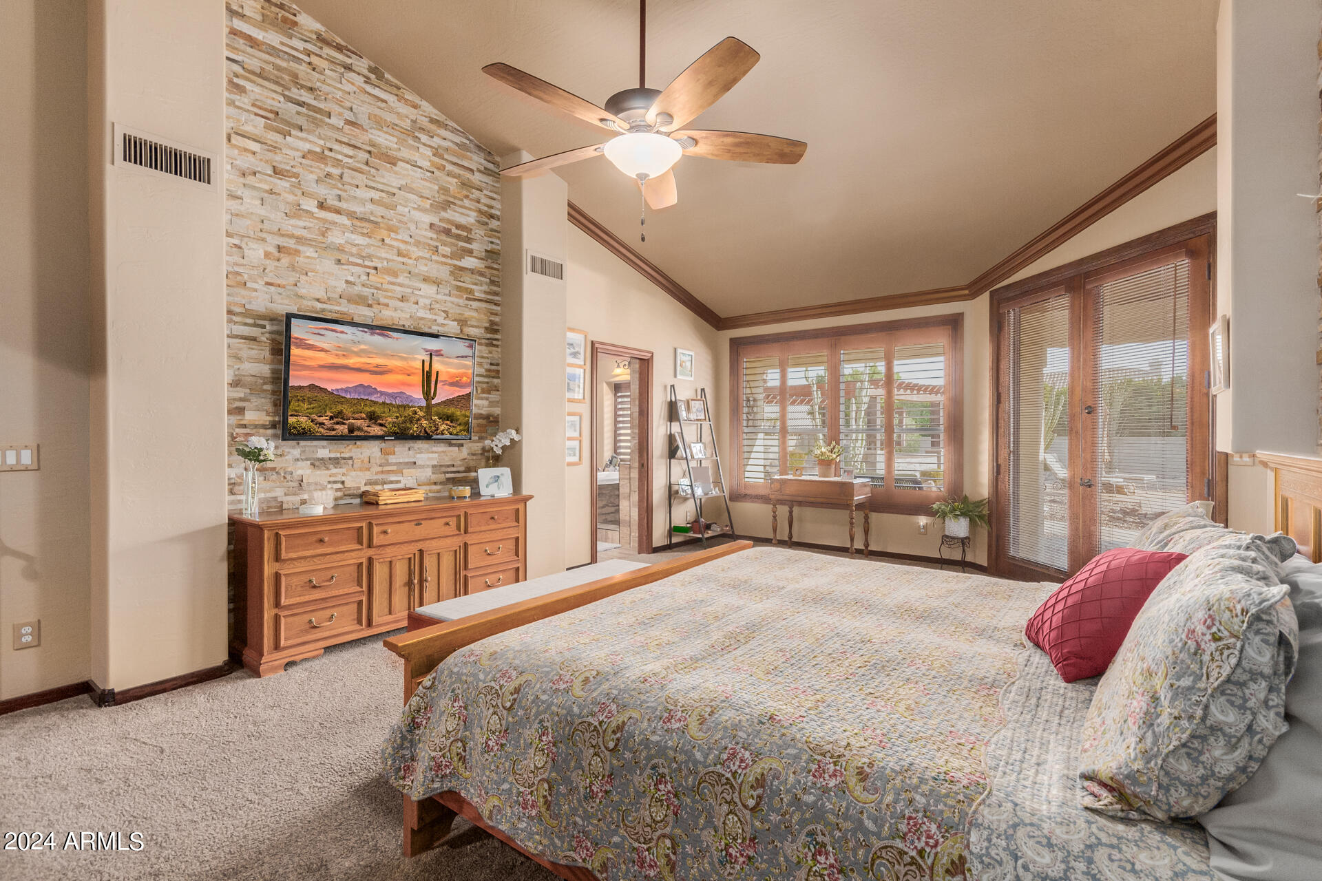 4649 W DESERT HOLLOW Drive