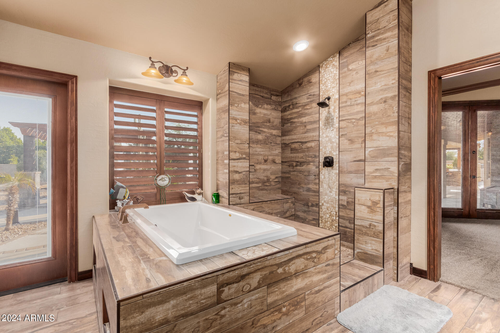 4649 W DESERT HOLLOW Drive