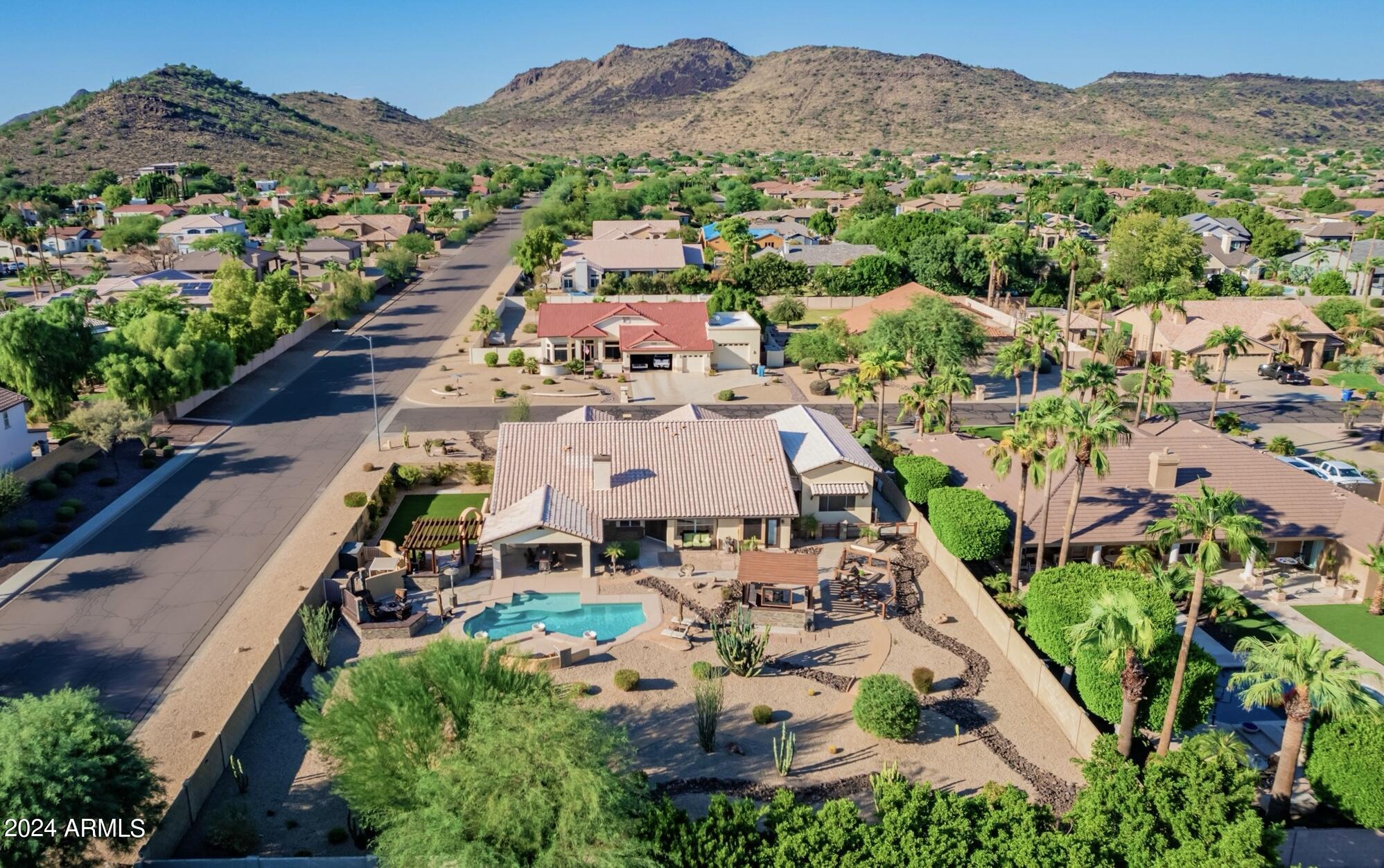 4649 W DESERT HOLLOW Drive