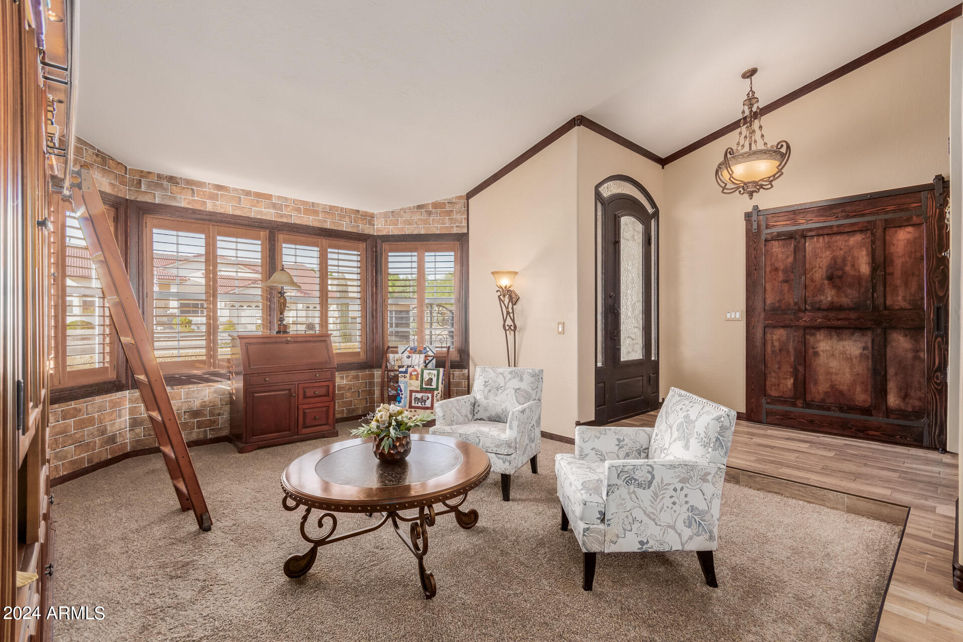 4649 W DESERT HOLLOW Drive