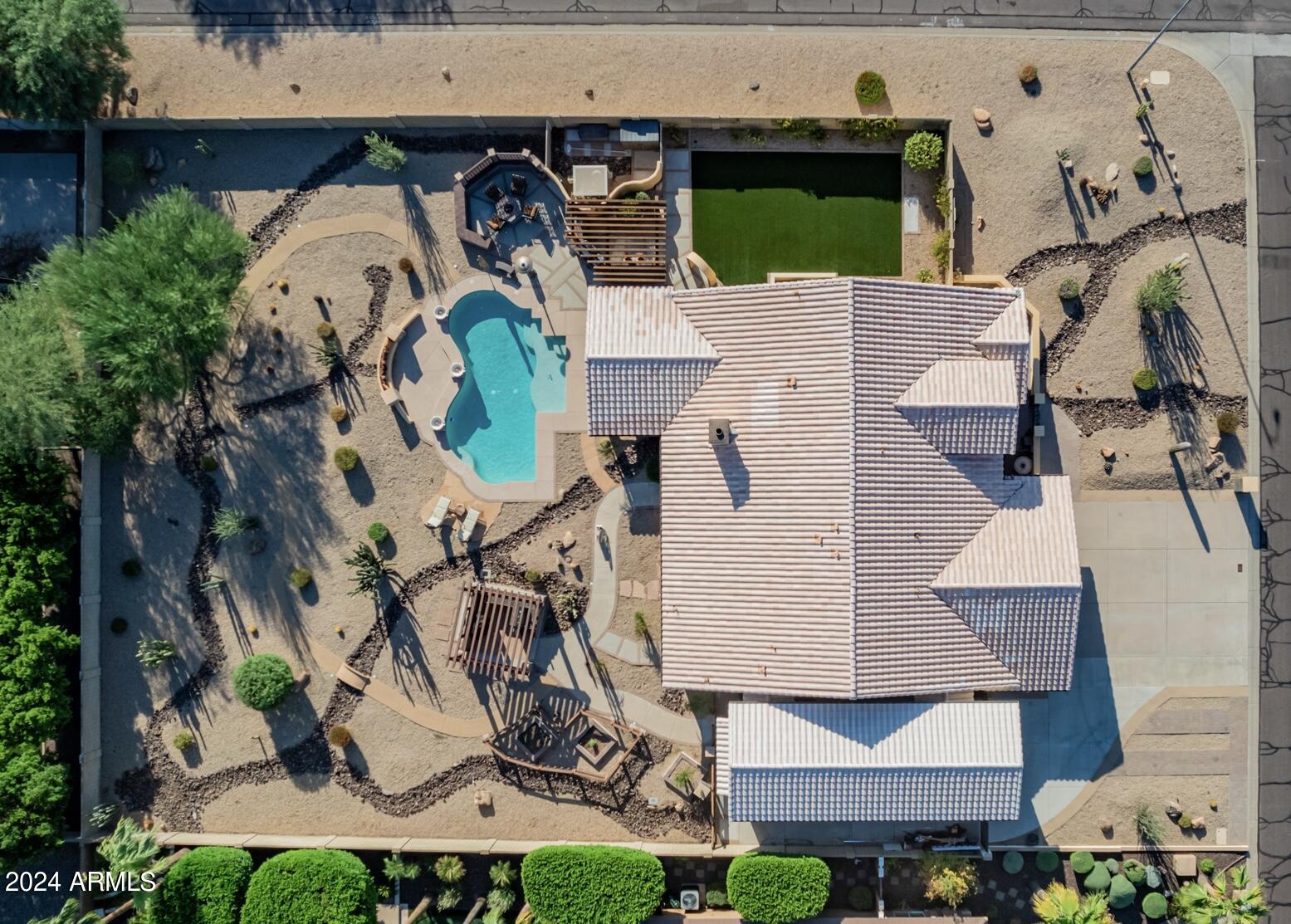 4649 W DESERT HOLLOW Drive
