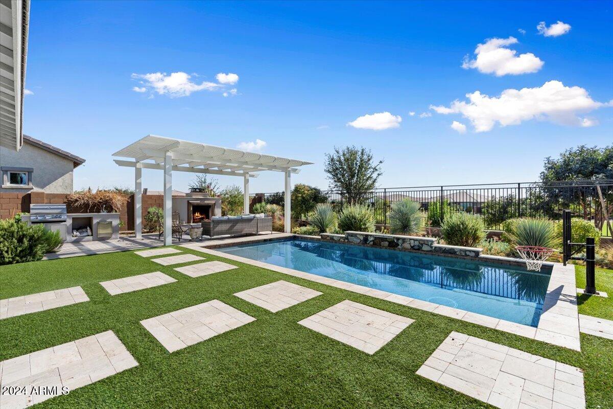 10415 E TIGER LILY Avenue