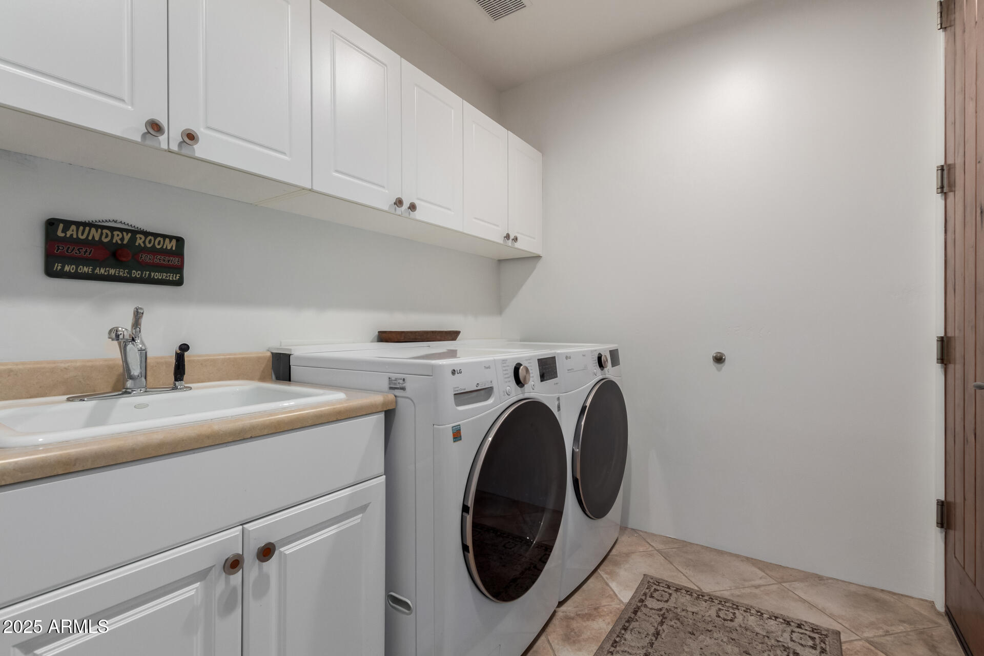 7600 E GOLDEN EAGLE Circle, Gold Canyon