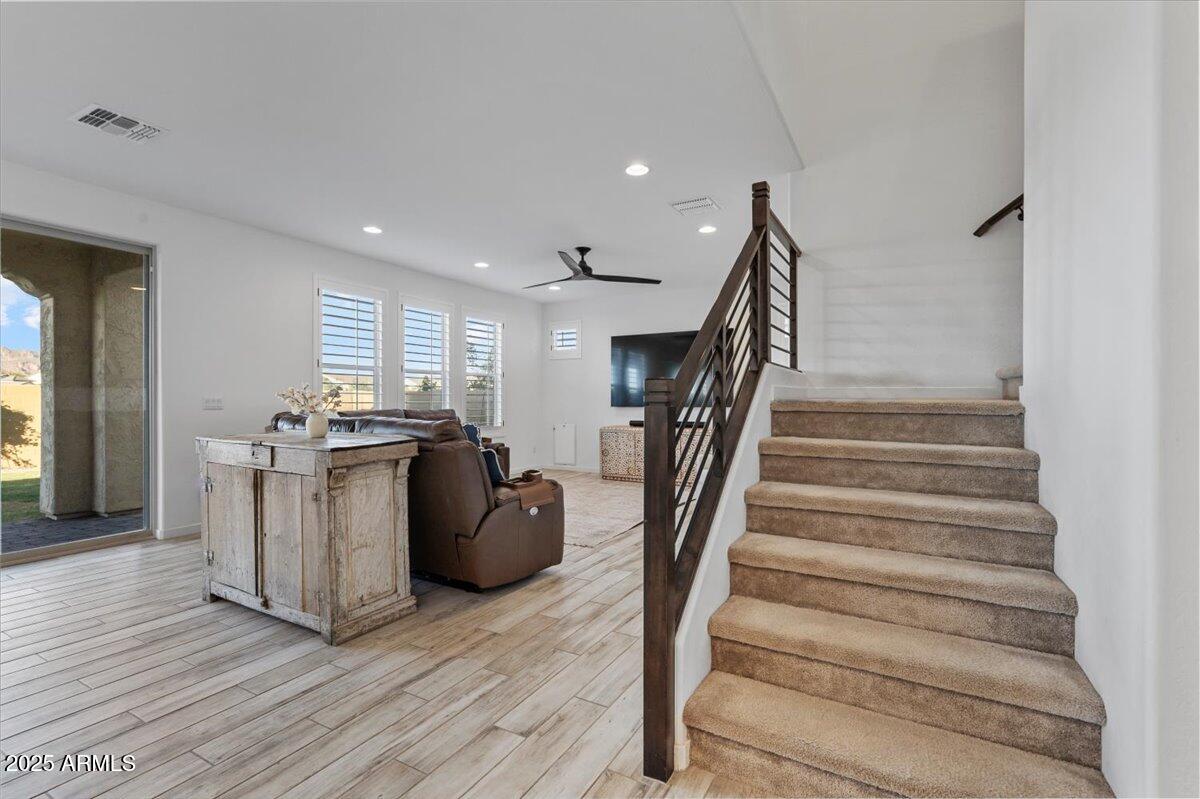 5632 E SANDIA Street