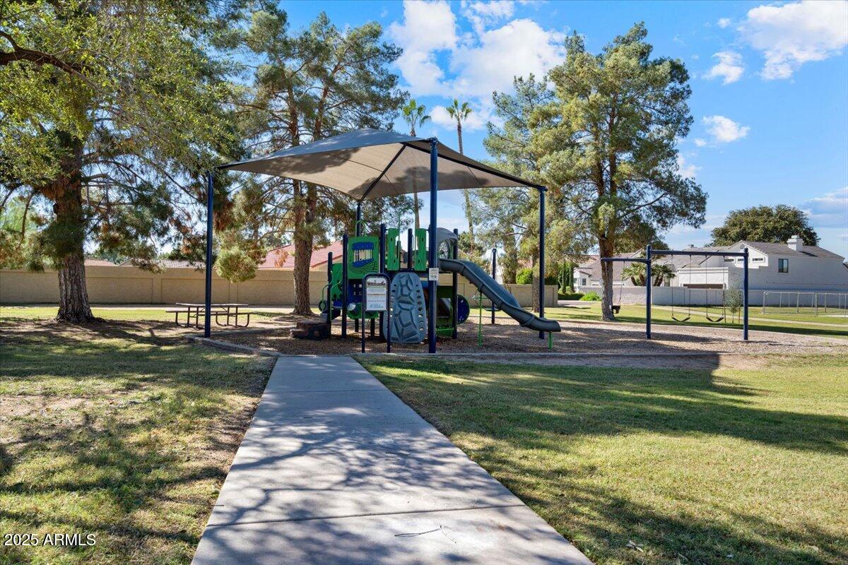 8306 E VIA DE DORADO