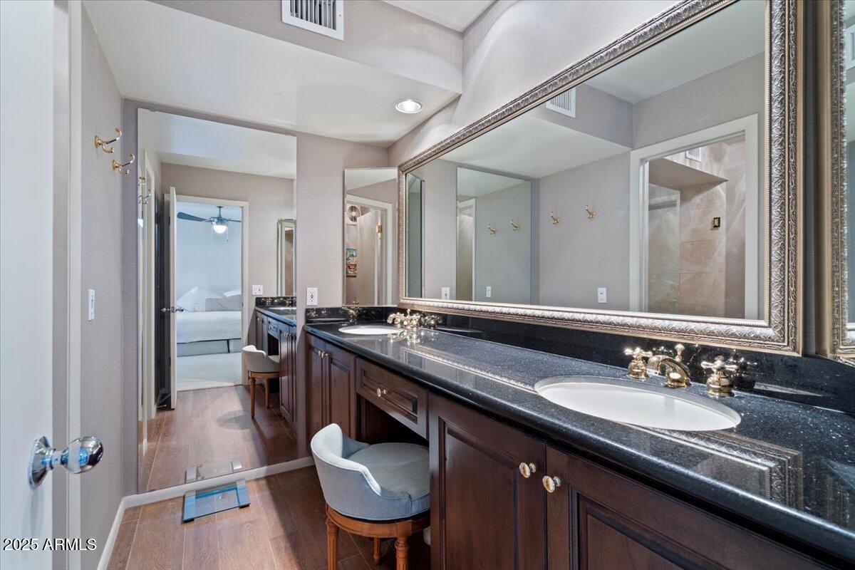 8306 E VIA DE DORADO