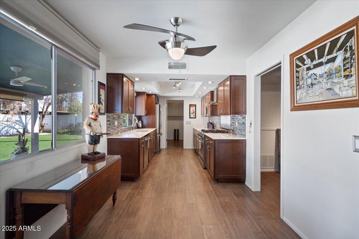 8306 E VIA DE DORADO