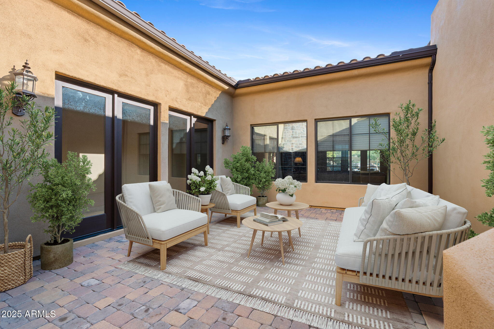 8461 E RED HAWK Circle