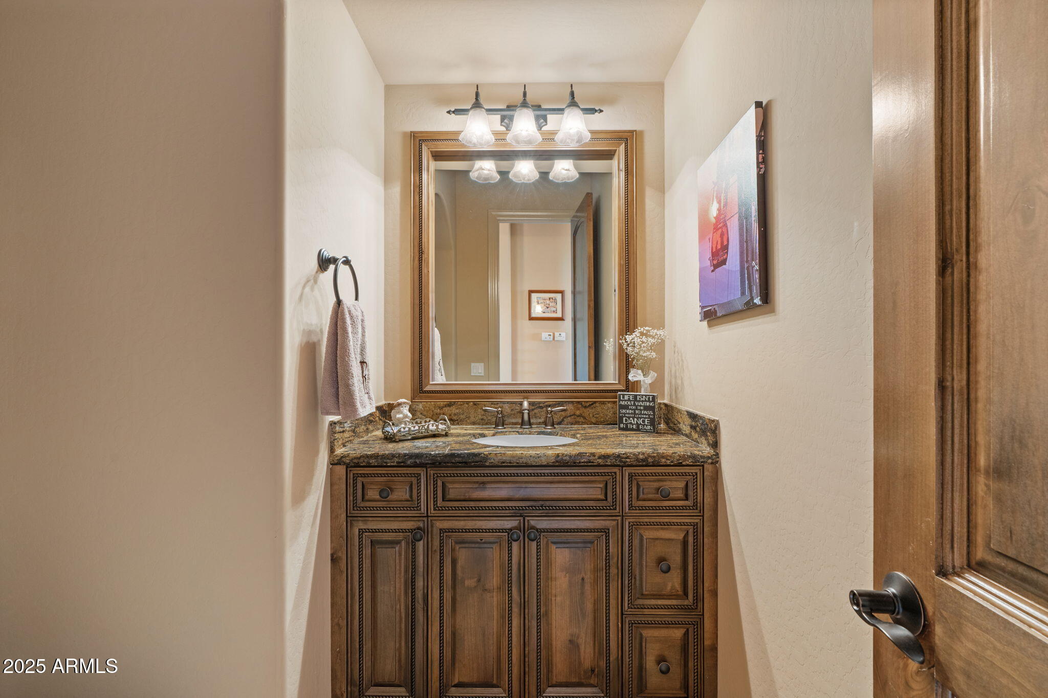 8461 E RED HAWK Circle