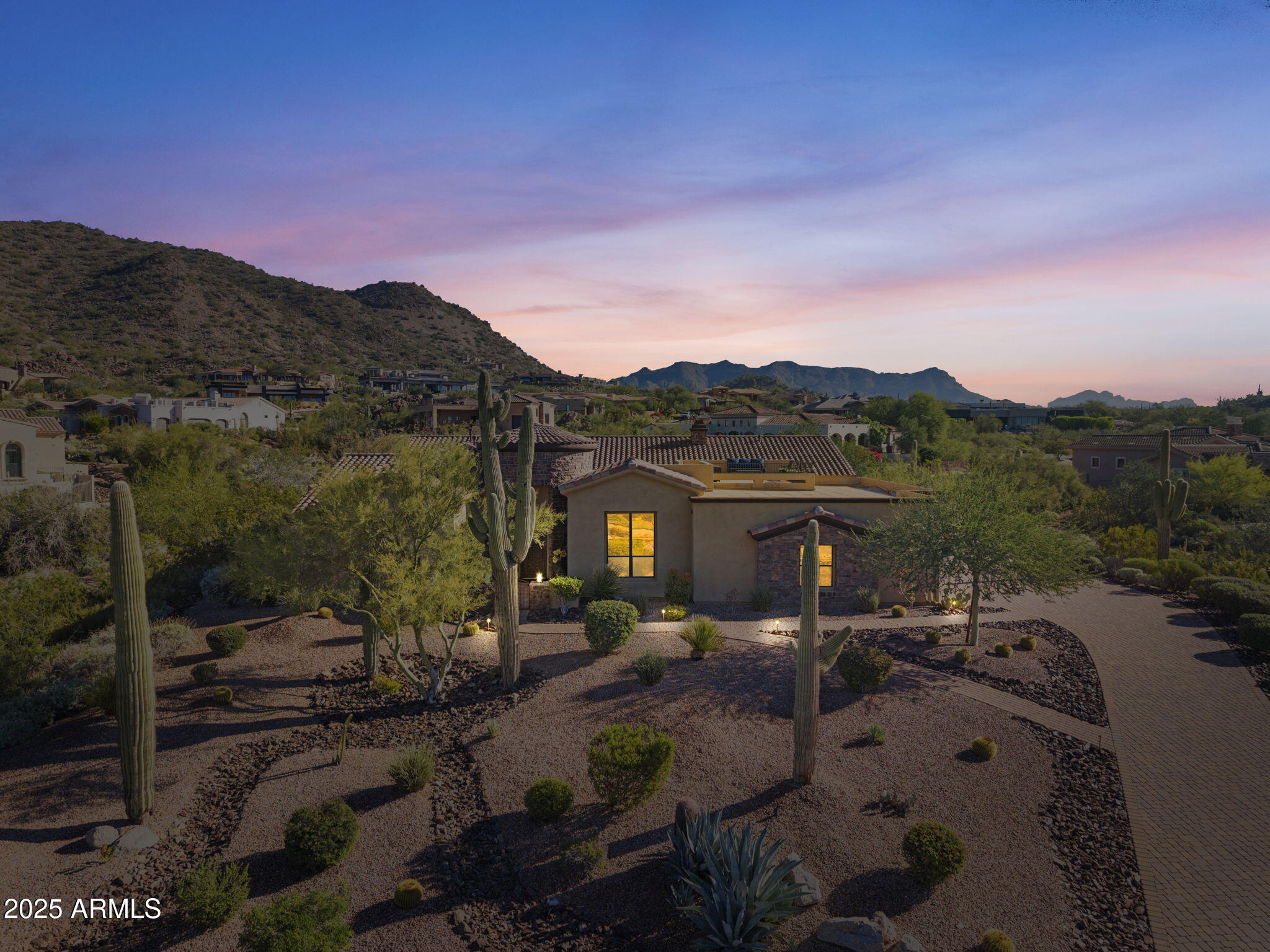 8461 E RED HAWK Circle