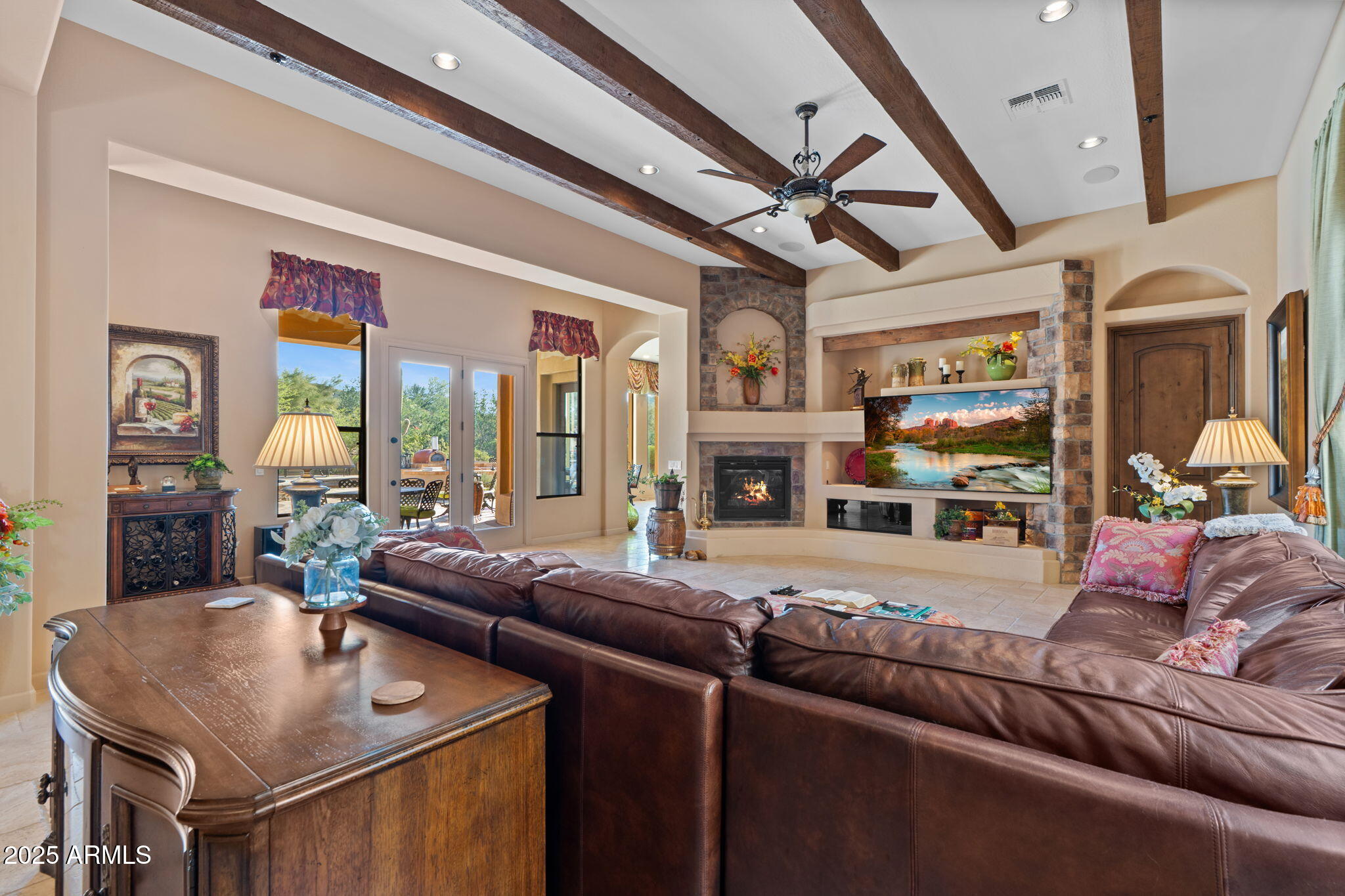 8461 E RED HAWK Circle